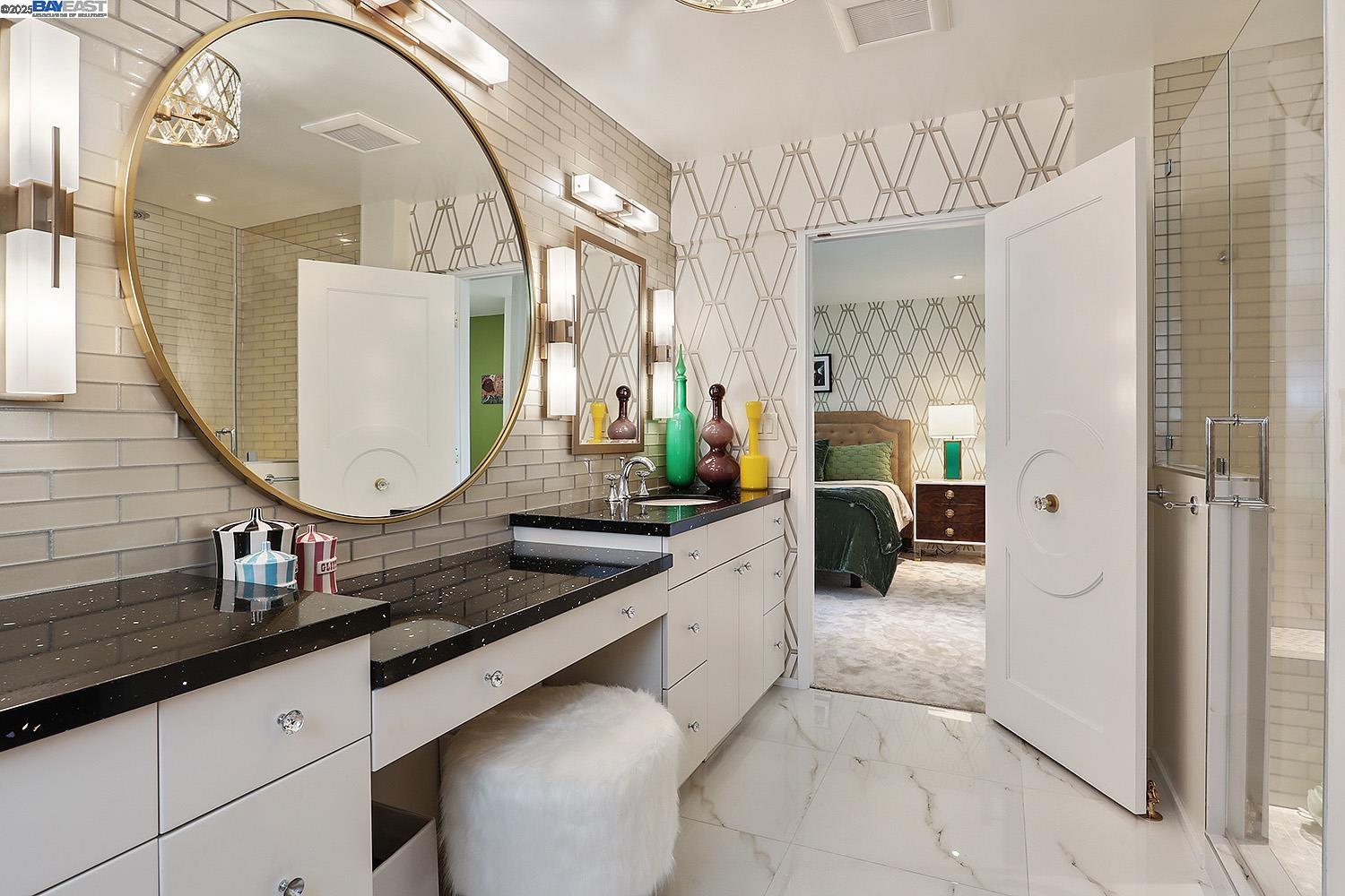 Detail Gallery Image 30 of 37 For 6624 Saroni Dr, Oakland,  CA 94611 - 4 Beds | 2/1 Baths