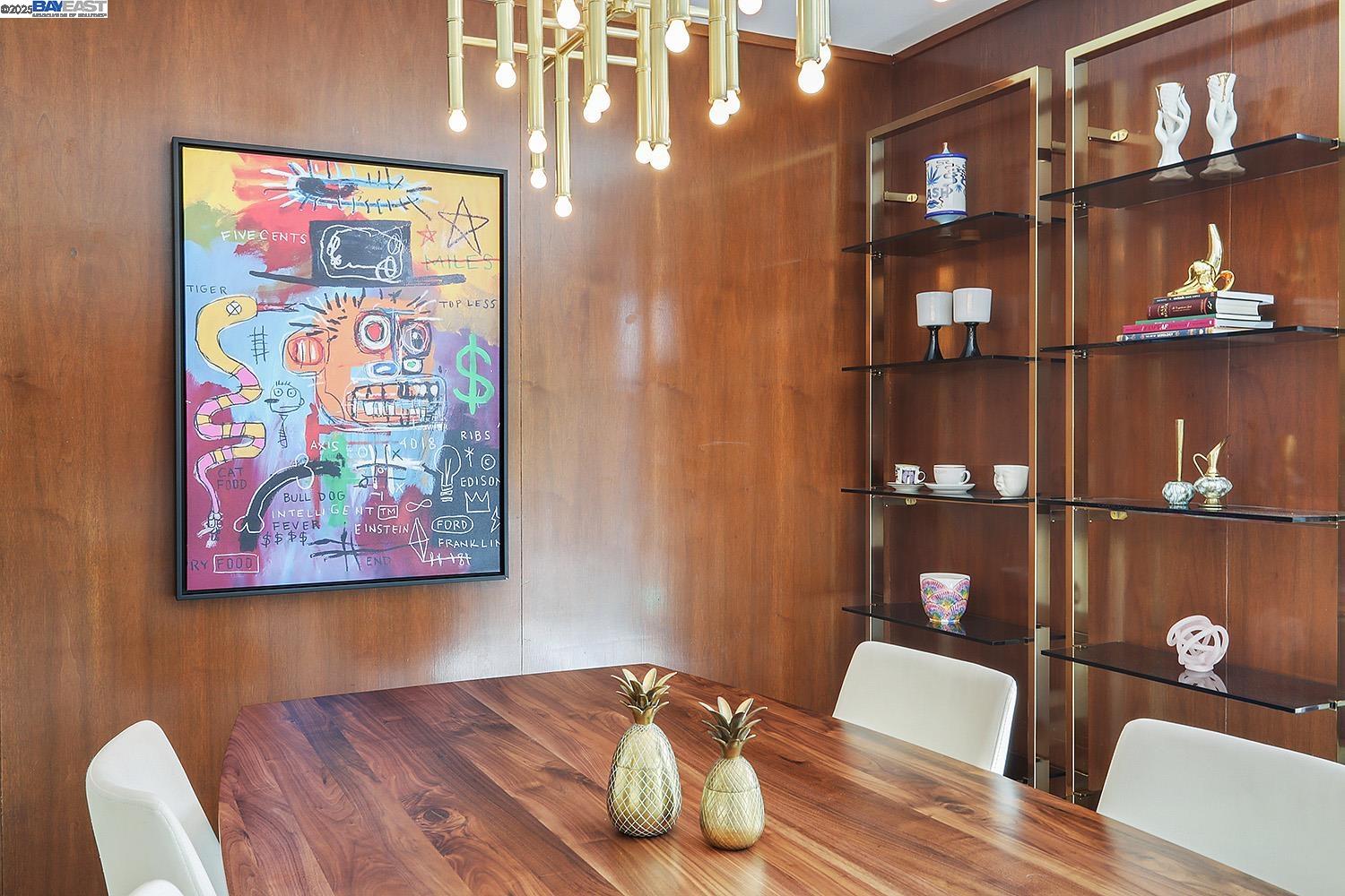 Detail Gallery Image 9 of 37 For 6624 Saroni Dr, Oakland,  CA 94611 - 4 Beds | 2/1 Baths