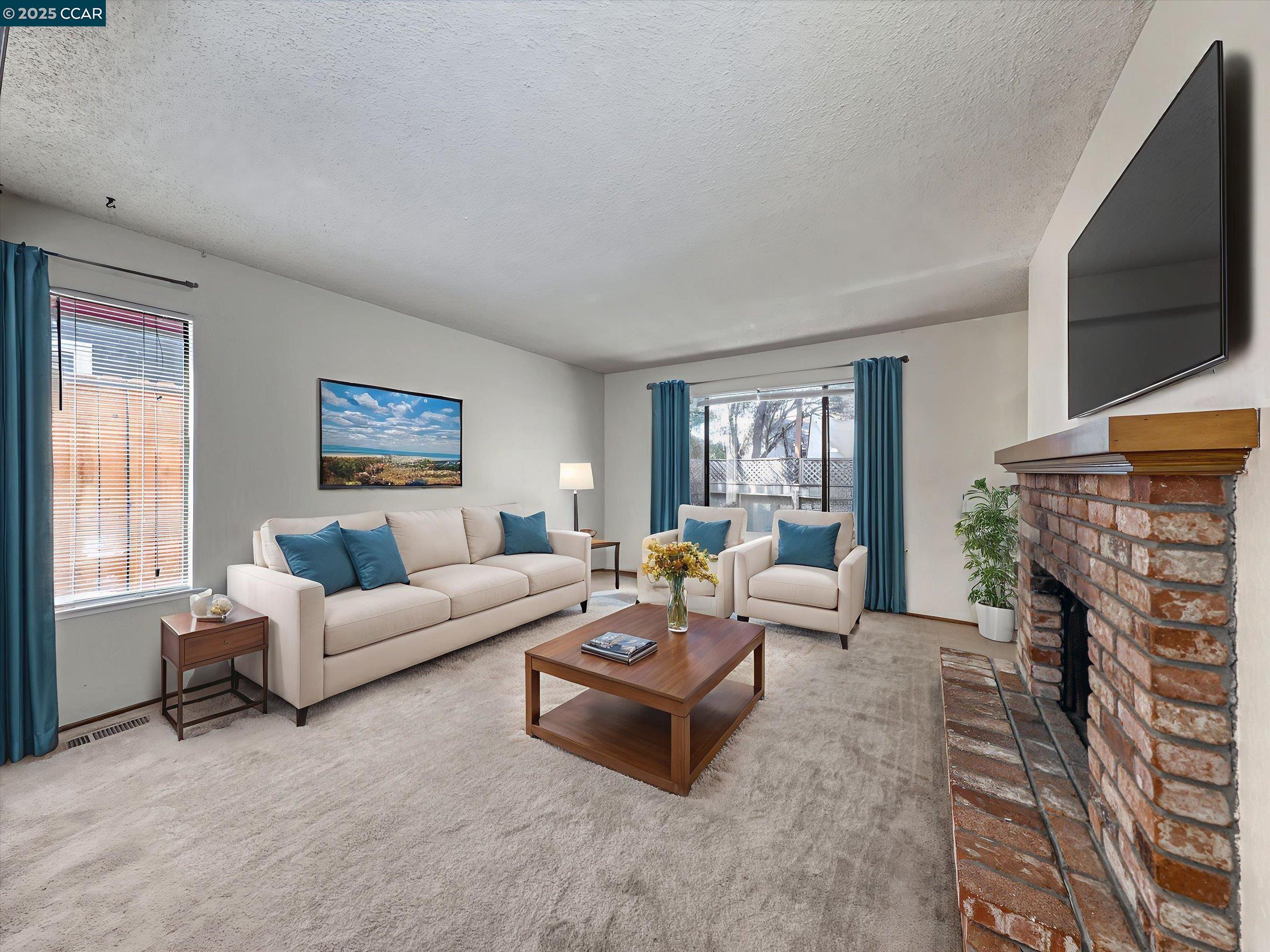 Detail Gallery Image 2 of 36 For 1233 Almondwood Dr, Antioch,  CA 94509 - 3 Beds | 1/1 Baths