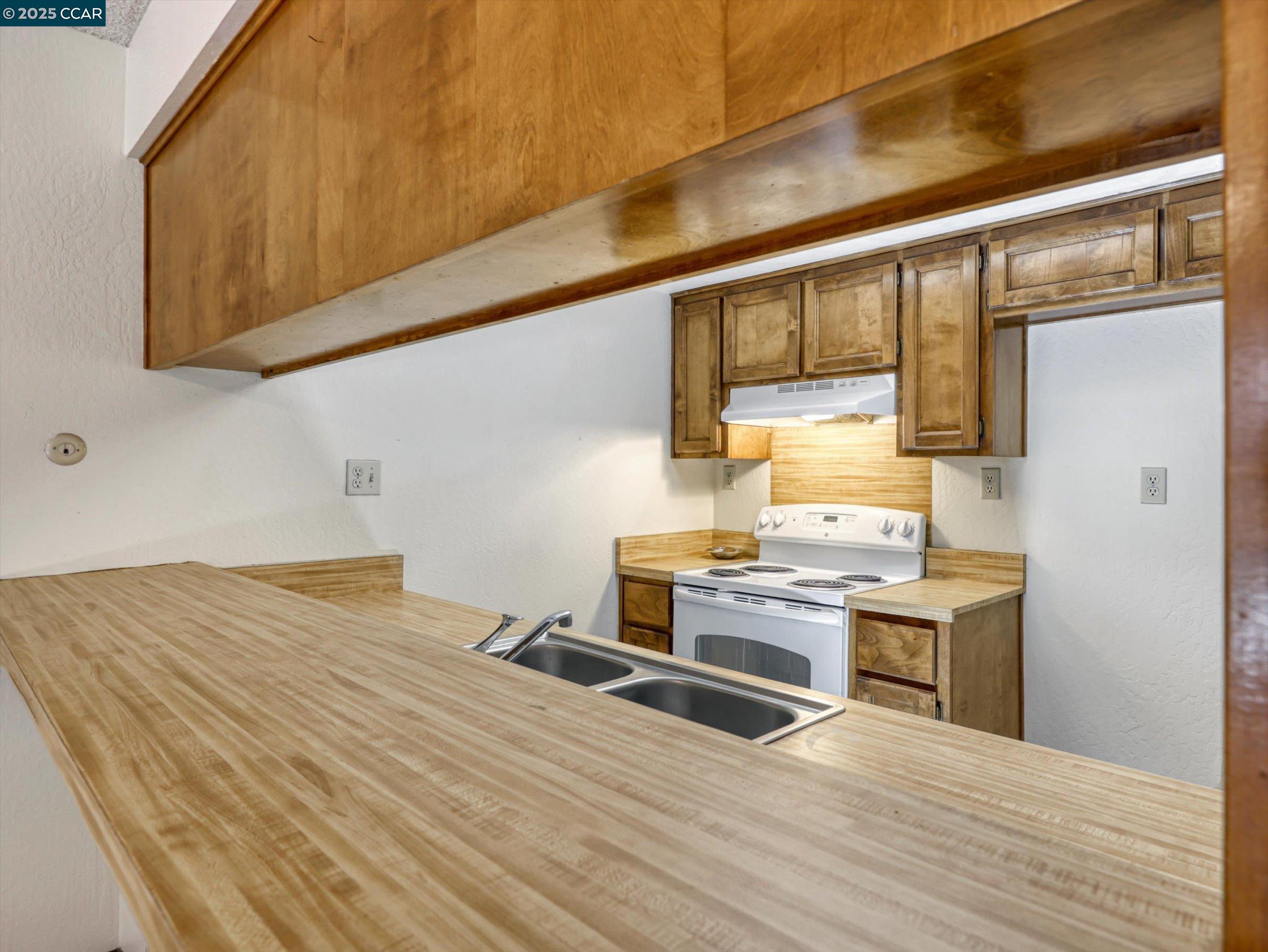 Detail Gallery Image 8 of 36 For 1233 Almondwood Dr, Antioch,  CA 94509 - 3 Beds | 1/1 Baths