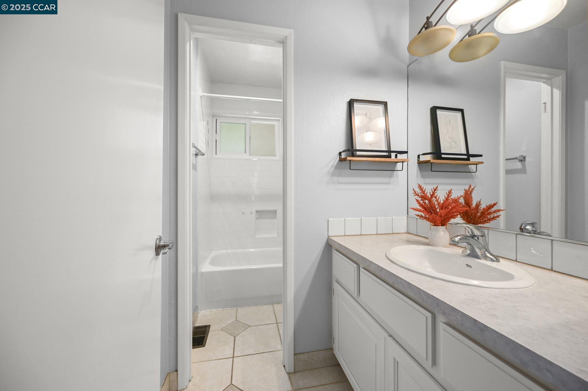 Detail Gallery Image 21 of 34 For 407 Tampico, Walnut Creek,  CA 94598 - 3 Beds | 2/1 Baths