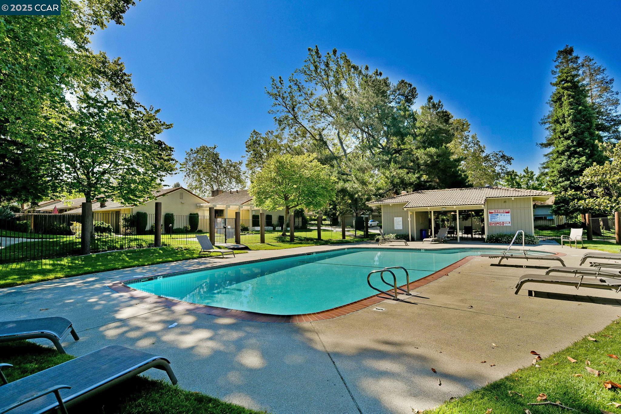 Detail Gallery Image 32 of 34 For 407 Tampico, Walnut Creek,  CA 94598 - 3 Beds | 2/1 Baths