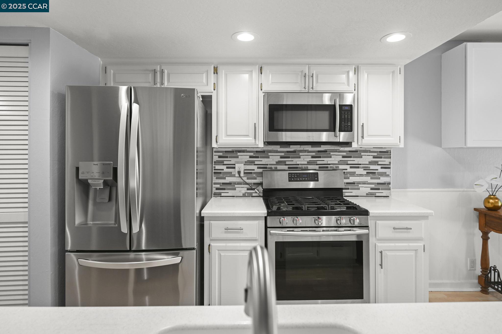 Detail Gallery Image 8 of 34 For 407 Tampico, Walnut Creek,  CA 94598 - 3 Beds | 2/1 Baths