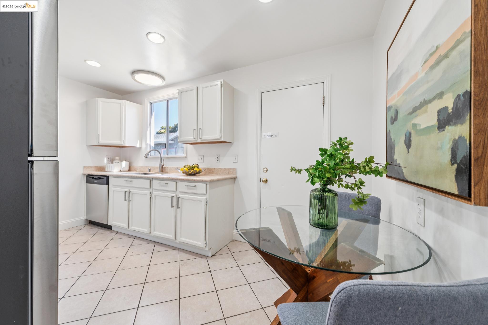 Detail Gallery Image 11 of 48 For 3500 Tulare Ave, Richmond,  CA 94804 - 2 Beds | 1 Baths