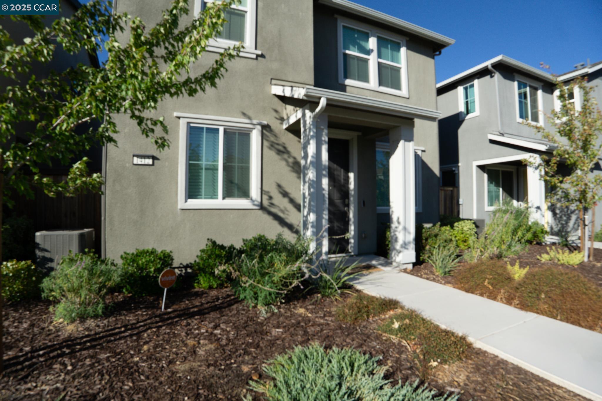 Detail Gallery Image 12 of 59 For 1412 Sanctuary St, Pittsburg,  CA 94565 - 3 Beds | 2/1 Baths