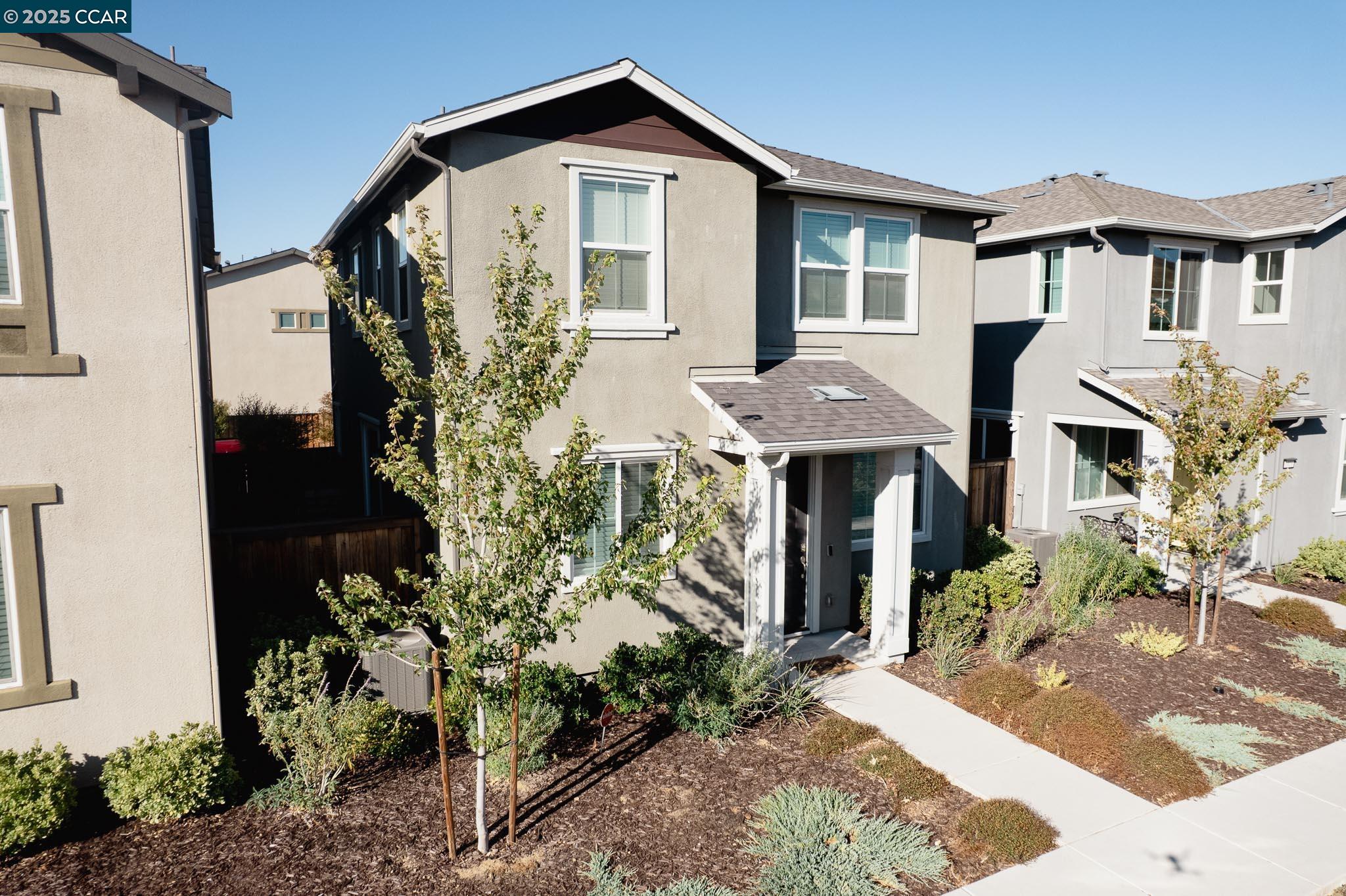Detail Gallery Image 3 of 59 For 1412 Sanctuary St, Pittsburg,  CA 94565 - 3 Beds | 2/1 Baths