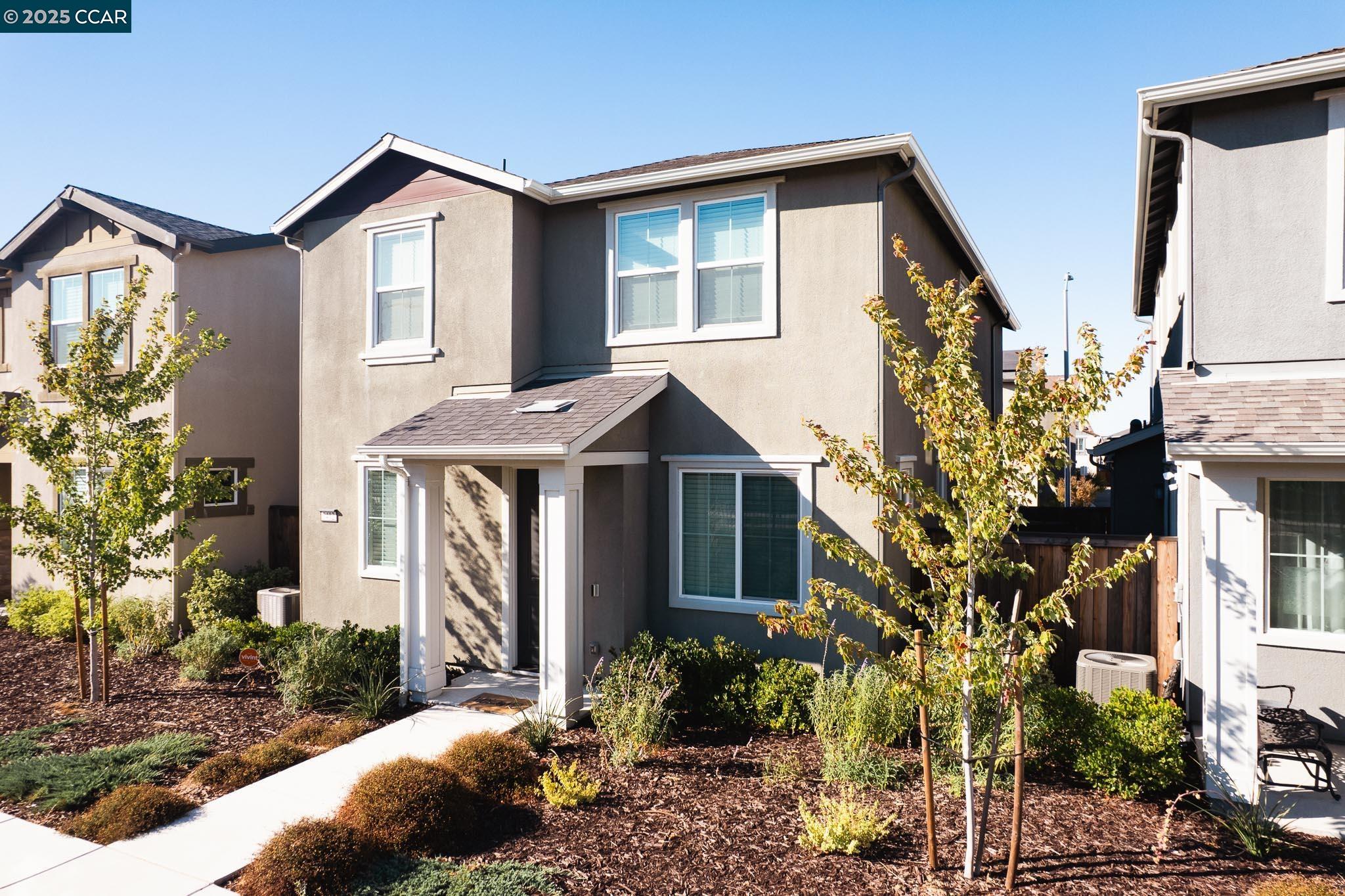 Detail Gallery Image 4 of 59 For 1412 Sanctuary St, Pittsburg,  CA 94565 - 3 Beds | 2/1 Baths
