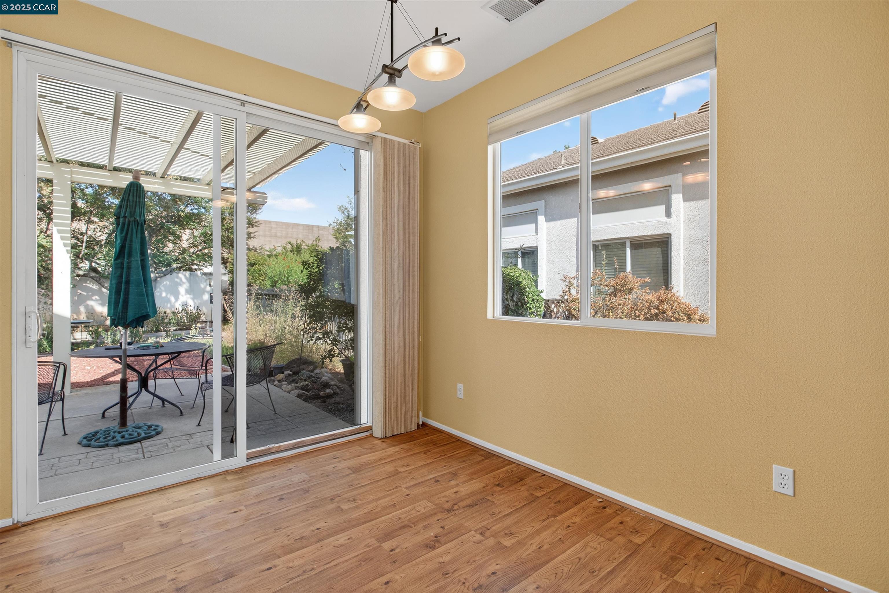 Detail Gallery Image 13 of 30 For 280 Black Amber Way, Brentwood,  CA 94513 - 2 Beds | 2 Baths