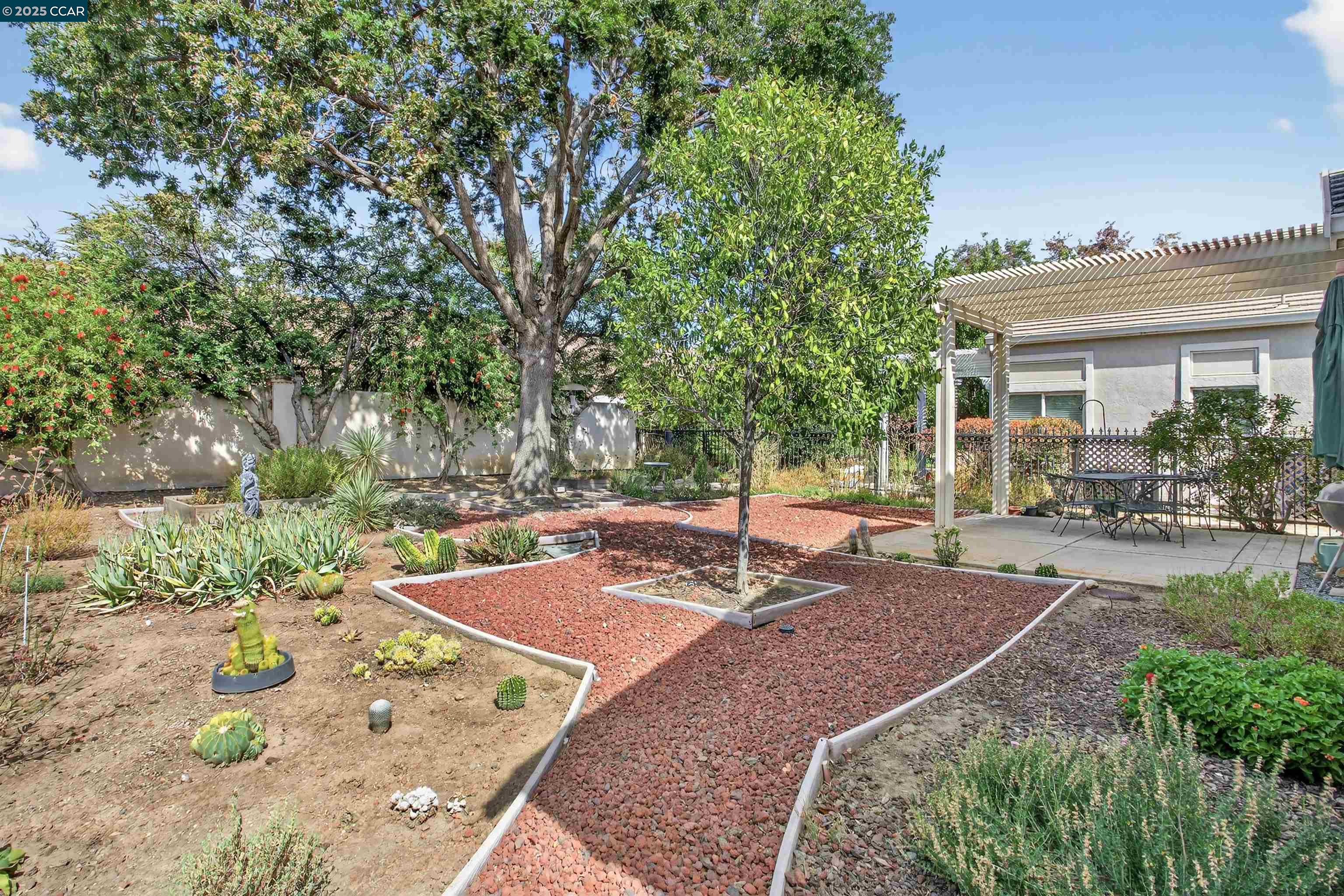 Detail Gallery Image 23 of 30 For 280 Black Amber Way, Brentwood,  CA 94513 - 2 Beds | 2 Baths