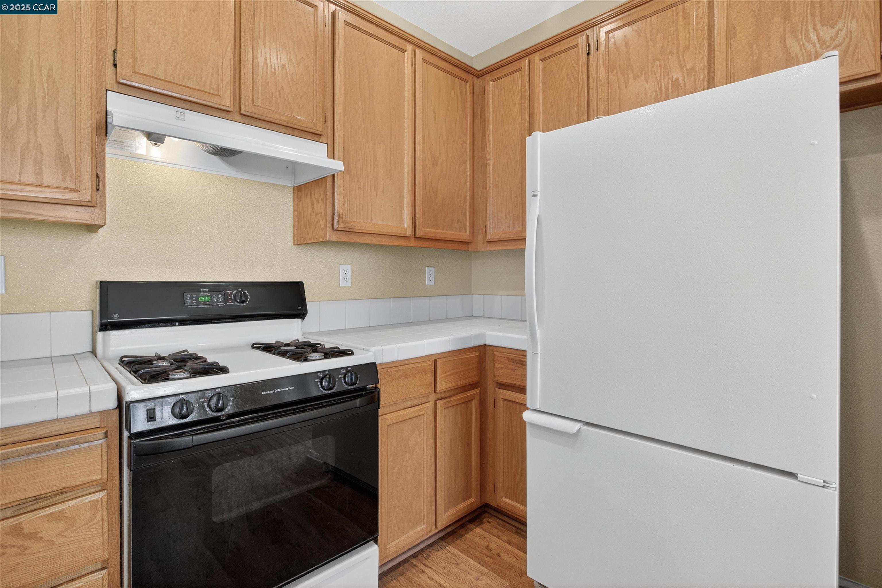 Detail Gallery Image 10 of 30 For 280 Black Amber Way, Brentwood,  CA 94513 - 2 Beds | 2 Baths
