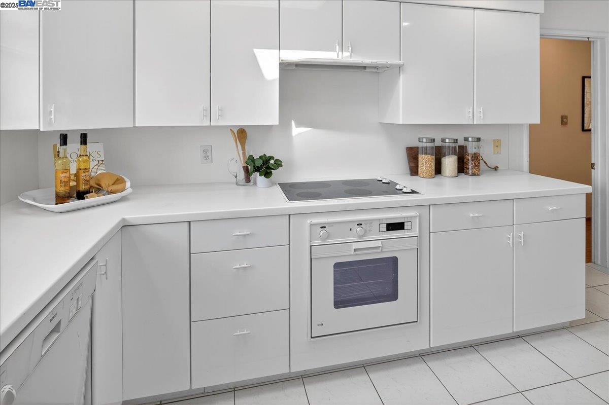 Detail Gallery Image 19 of 45 For 19347 Parsons Ave, Castro Valley,  CA 94546 - 3 Beds | 2 Baths