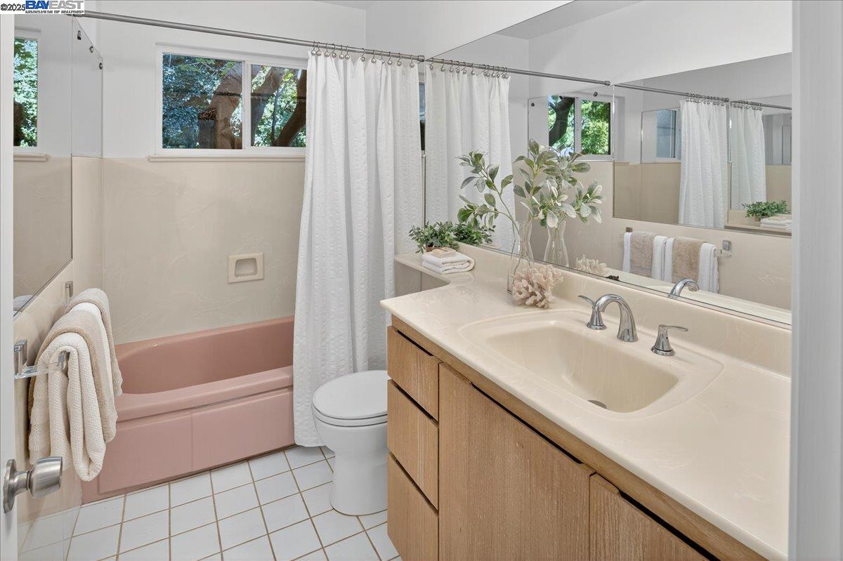 Detail Gallery Image 23 of 45 For 19347 Parsons Ave, Castro Valley,  CA 94546 - 3 Beds | 2 Baths