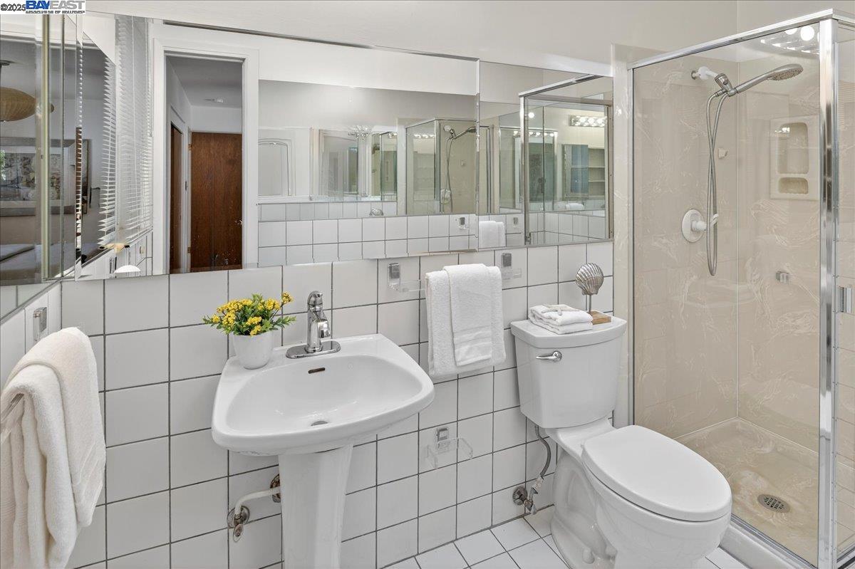Detail Gallery Image 34 of 45 For 19347 Parsons Ave, Castro Valley,  CA 94546 - 3 Beds | 2 Baths