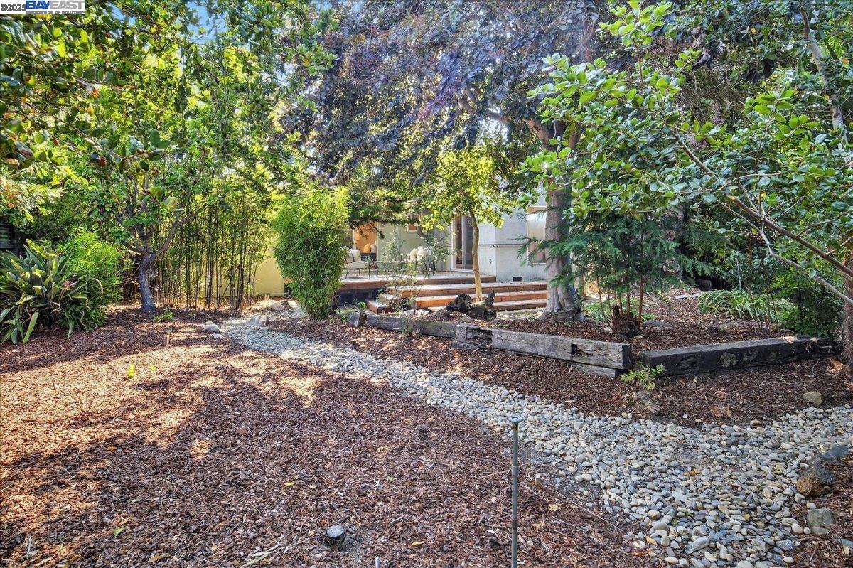 Detail Gallery Image 45 of 45 For 19347 Parsons Ave, Castro Valley,  CA 94546 - 3 Beds | 2 Baths