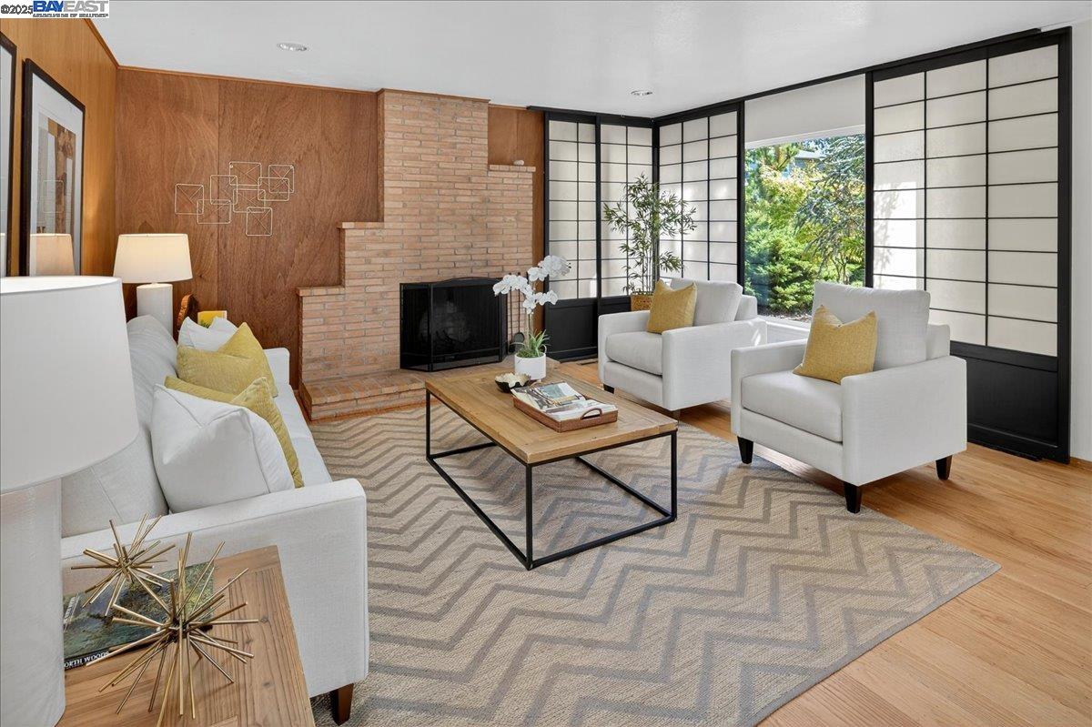 Detail Gallery Image 6 of 45 For 19347 Parsons Ave, Castro Valley,  CA 94546 - 3 Beds | 2 Baths