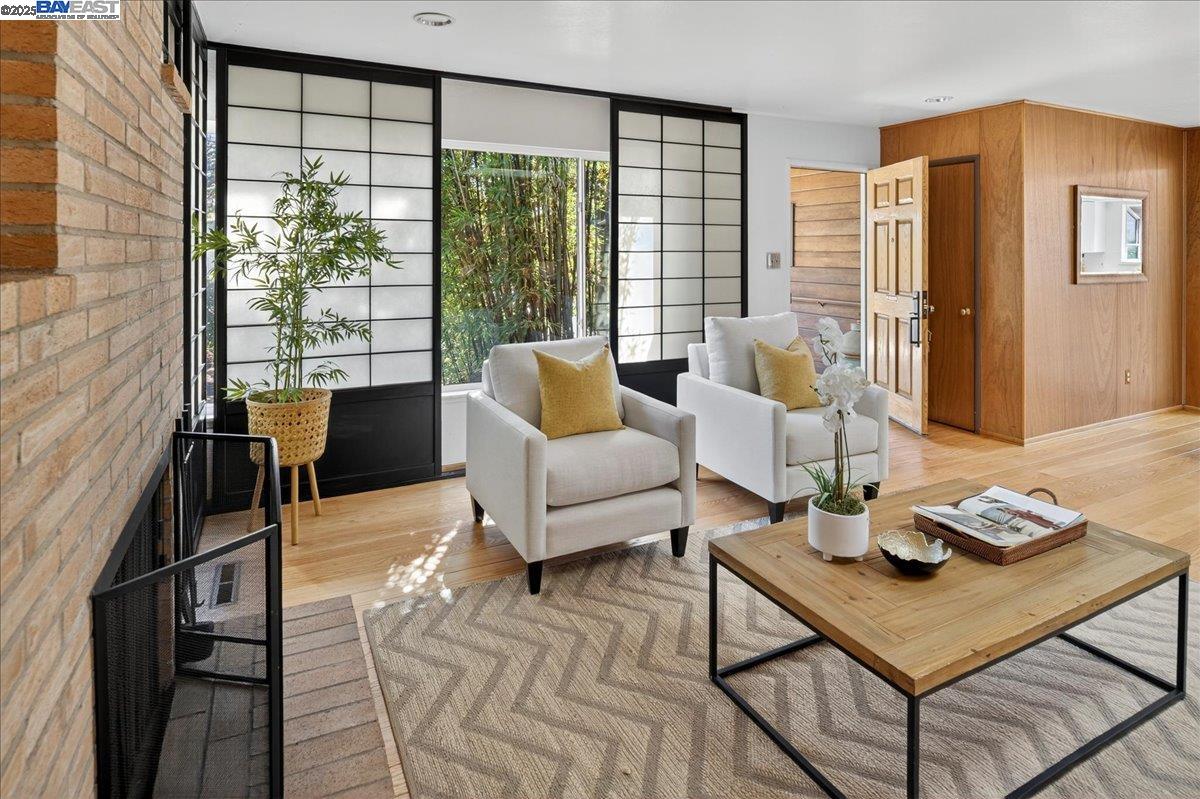 Detail Gallery Image 7 of 45 For 19347 Parsons Ave, Castro Valley,  CA 94546 - 3 Beds | 2 Baths
