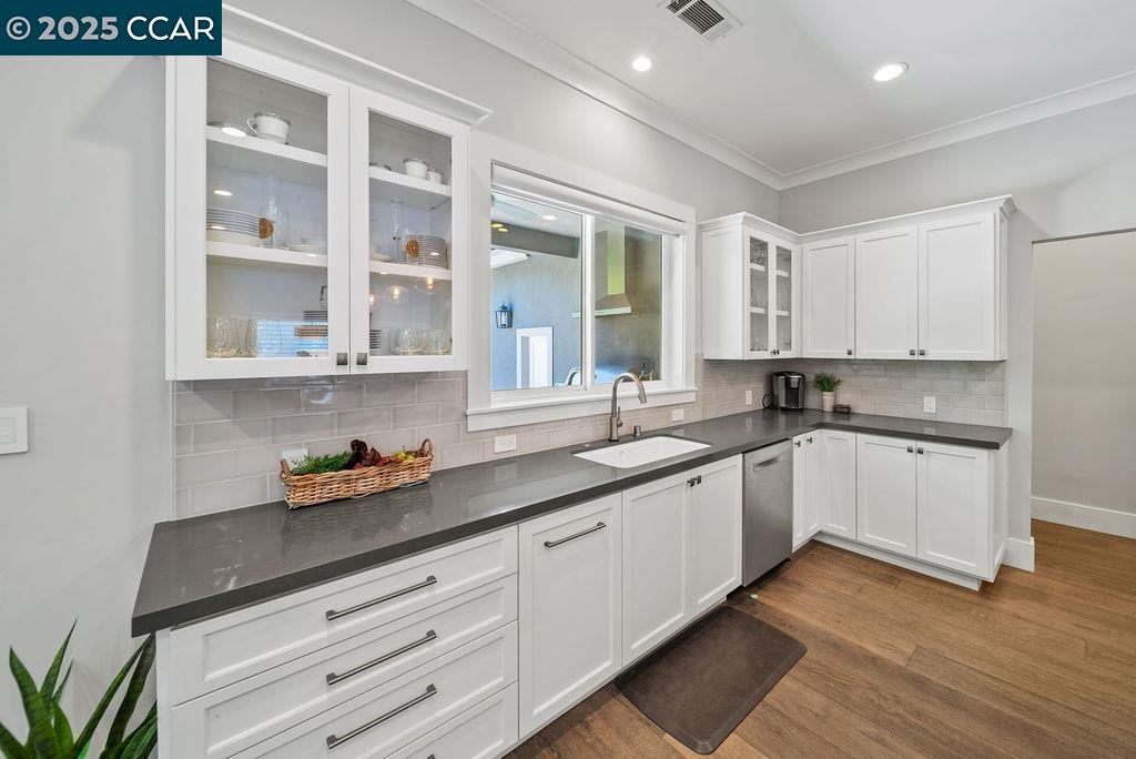 Detail Gallery Image 22 of 60 For 100 Alderwood Rd, Walnut Creek,  CA 94598 - 5 Beds | 3 Baths
