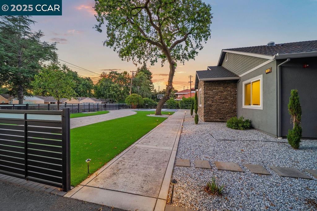 Detail Gallery Image 57 of 60 For 100 Alderwood Rd, Walnut Creek,  CA 94598 - 5 Beds | 3 Baths