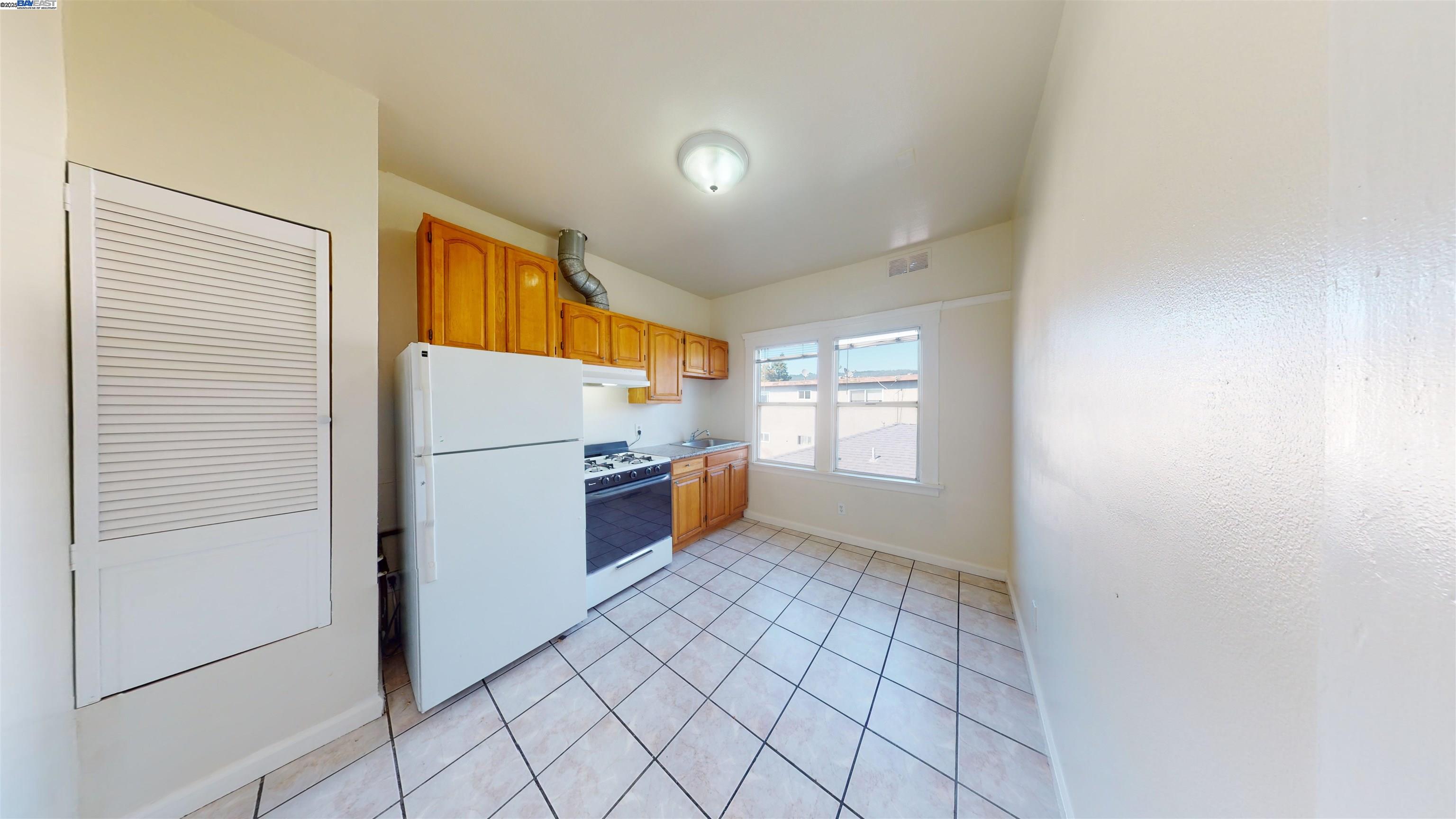 Detail Gallery Image 11 of 14 For 2605 High St, Oakland,  CA 94619 - – Beds | – Baths