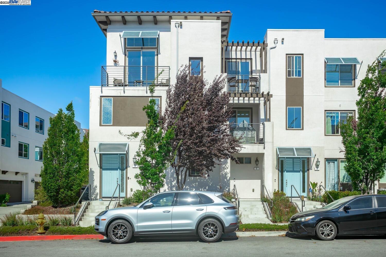 Detail Gallery Image 1 of 32 For 3077 Valley of Hearts Dlght Pl #6,  San Jose,  CA 95136-4977 - 2 Beds | 2 Baths