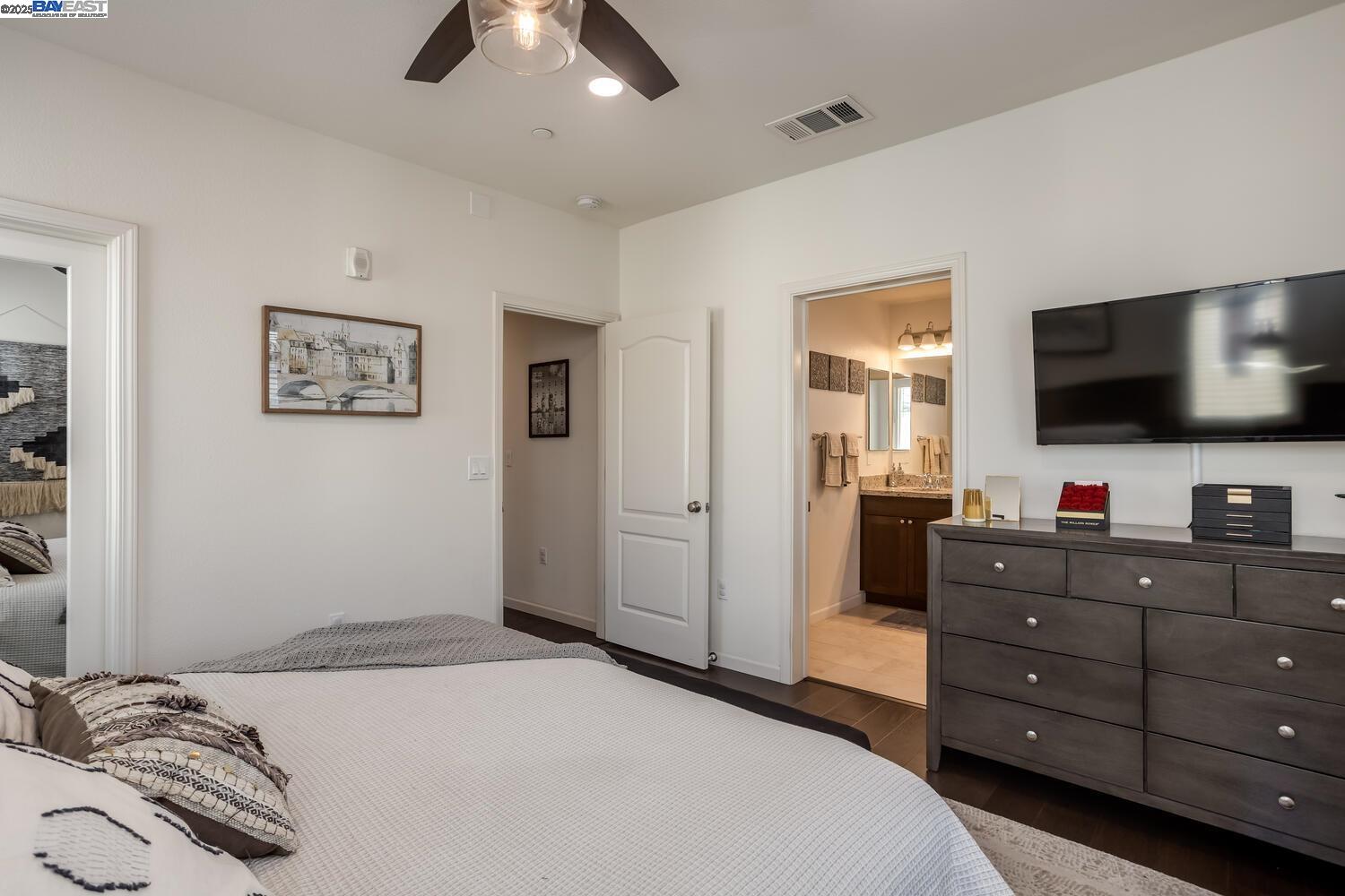 Detail Gallery Image 19 of 32 For 3077 Valley of Hearts Dlght Pl #6,  San Jose,  CA 95136-4977 - 2 Beds | 2 Baths