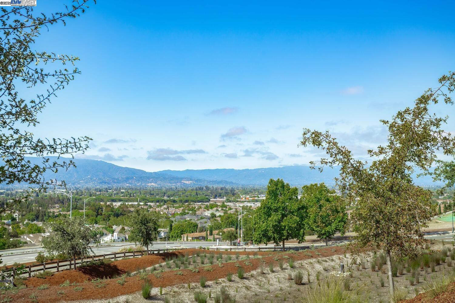 Detail Gallery Image 28 of 32 For 3077 Valley of Hearts Dlght Pl #6,  San Jose,  CA 95136-4977 - 2 Beds | 2 Baths