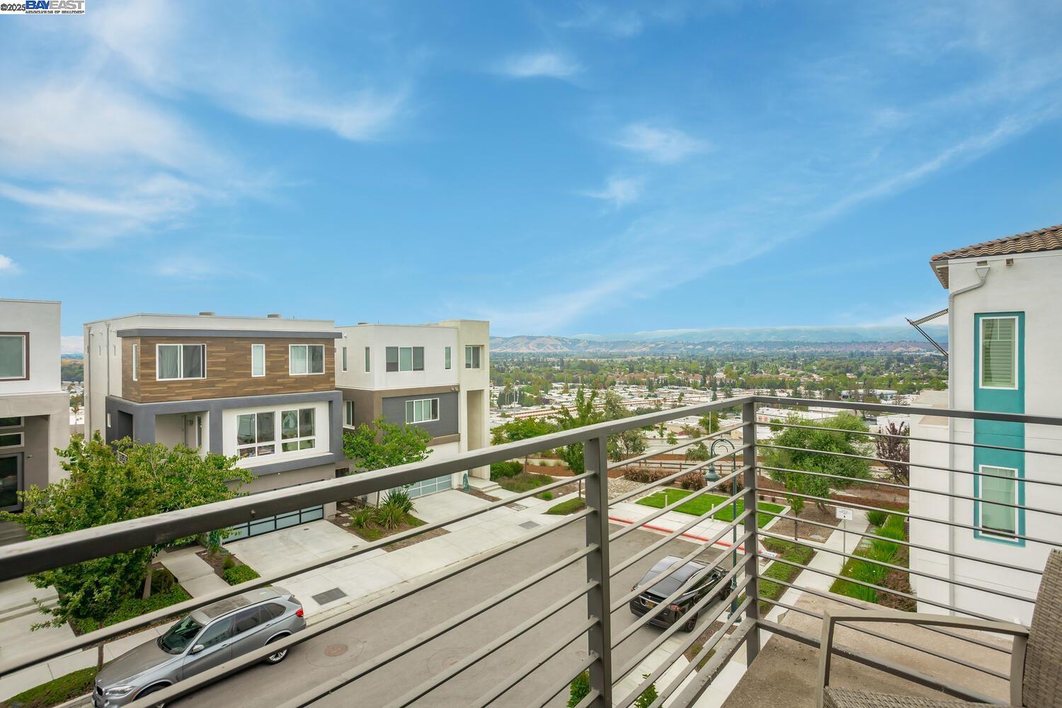 Detail Gallery Image 9 of 32 For 3077 Valley of Hearts Dlght Pl #6,  San Jose,  CA 95136-4977 - 2 Beds | 2 Baths