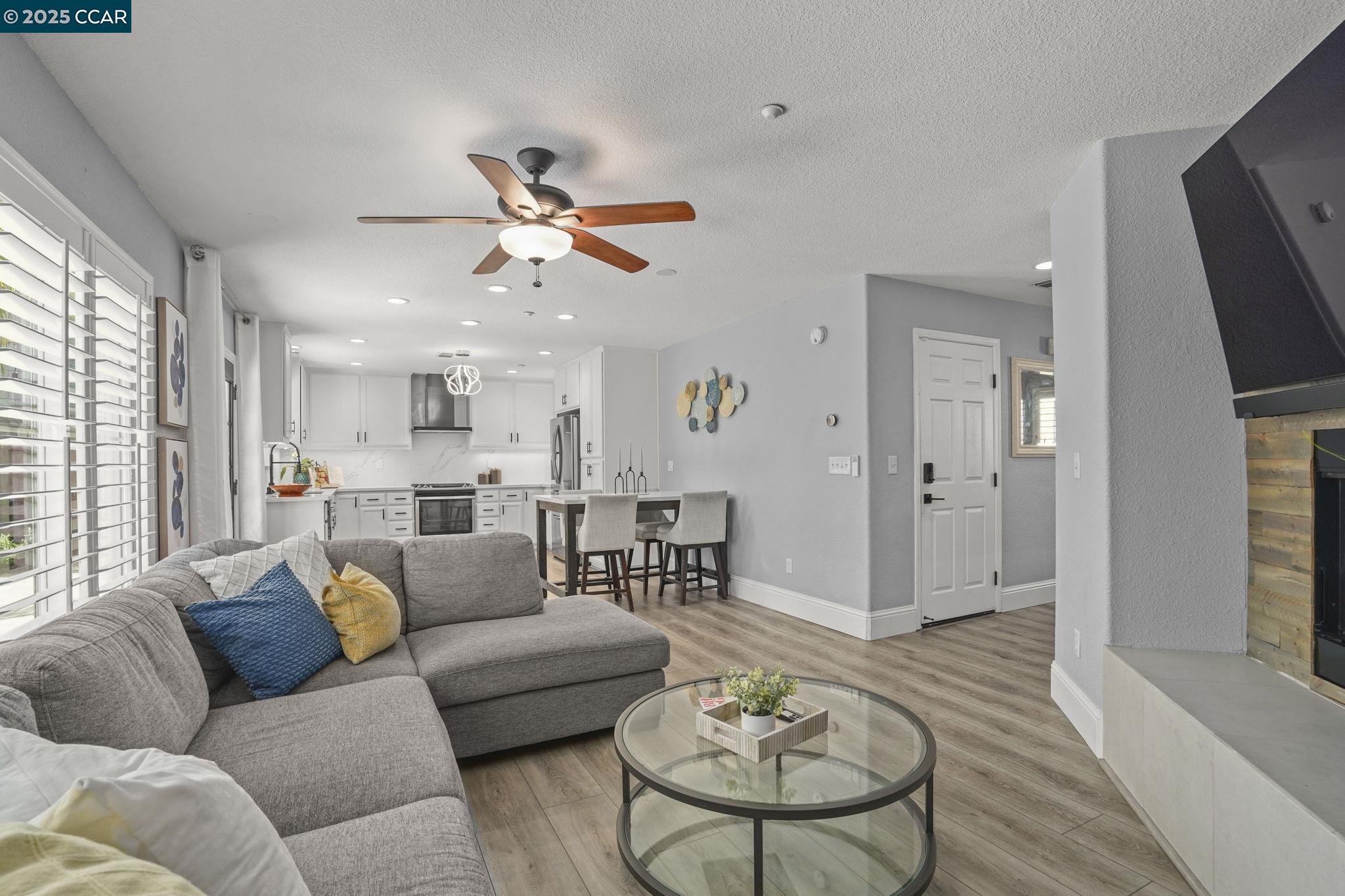 Detail Gallery Image 3 of 39 For 1651 Marina Way, Brentwood,  CA 94513 - 3 Beds | 2/1 Baths