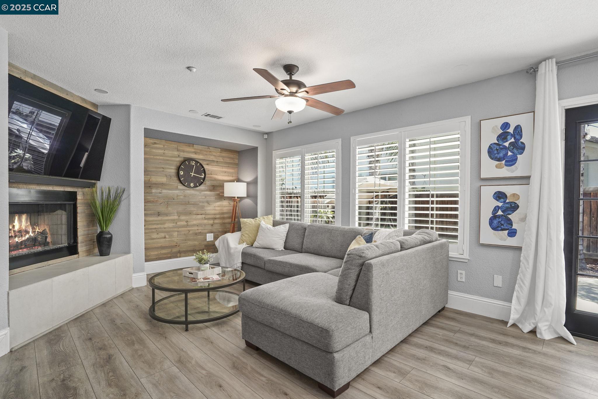 Detail Gallery Image 4 of 39 For 1651 Marina Way, Brentwood,  CA 94513 - 3 Beds | 2/1 Baths