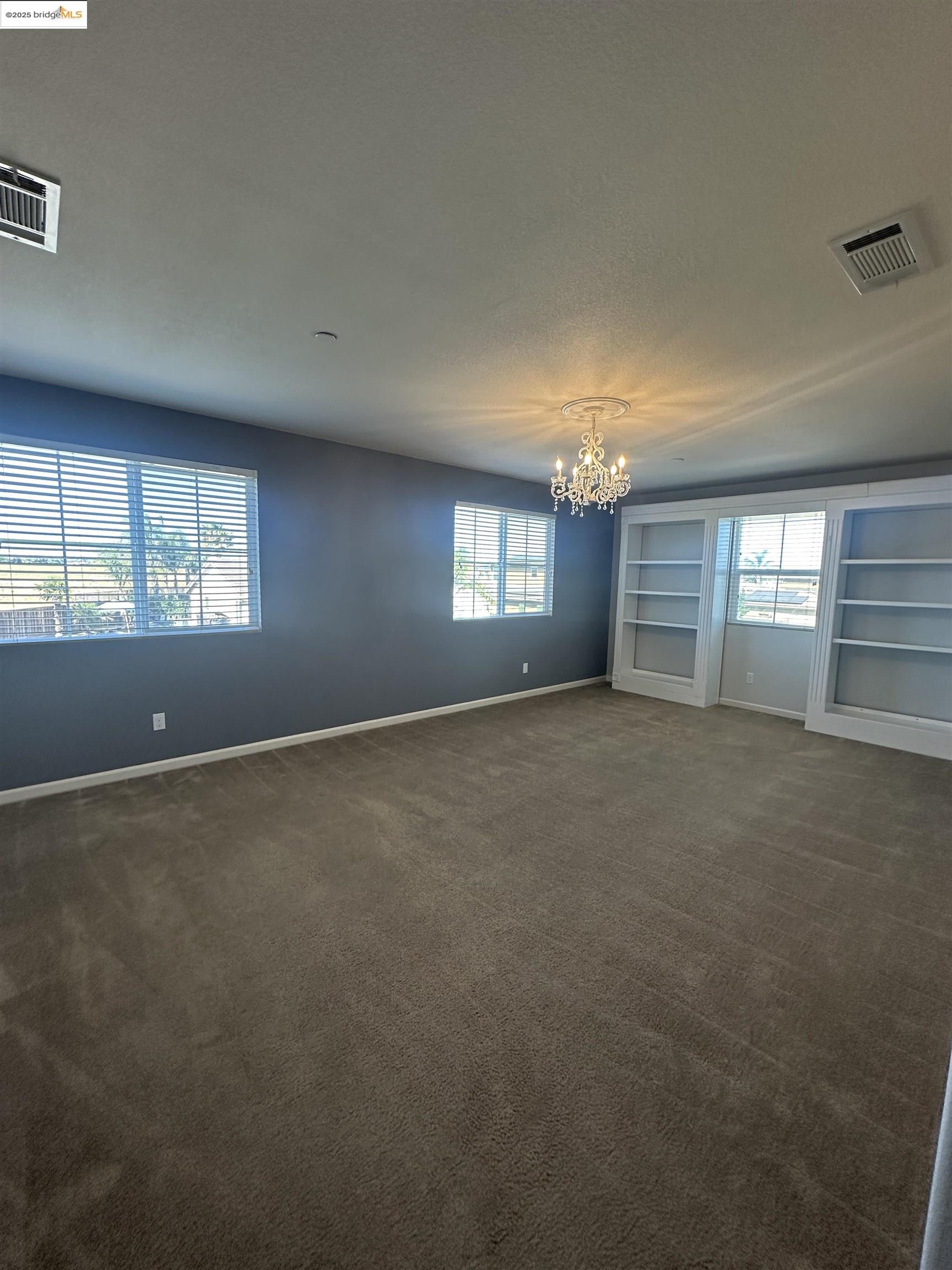 Detail Gallery Image 18 of 30 For 649 Poplar Ct, Oakley,  CA 94561 - 5 Beds | 3/1 Baths