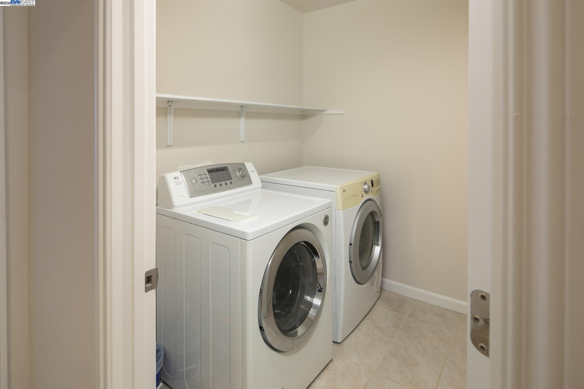 Detail Gallery Image 12 of 22 For 17819 Banks Street, –,  CA 93933 - 3 Beds | 2/1 Baths