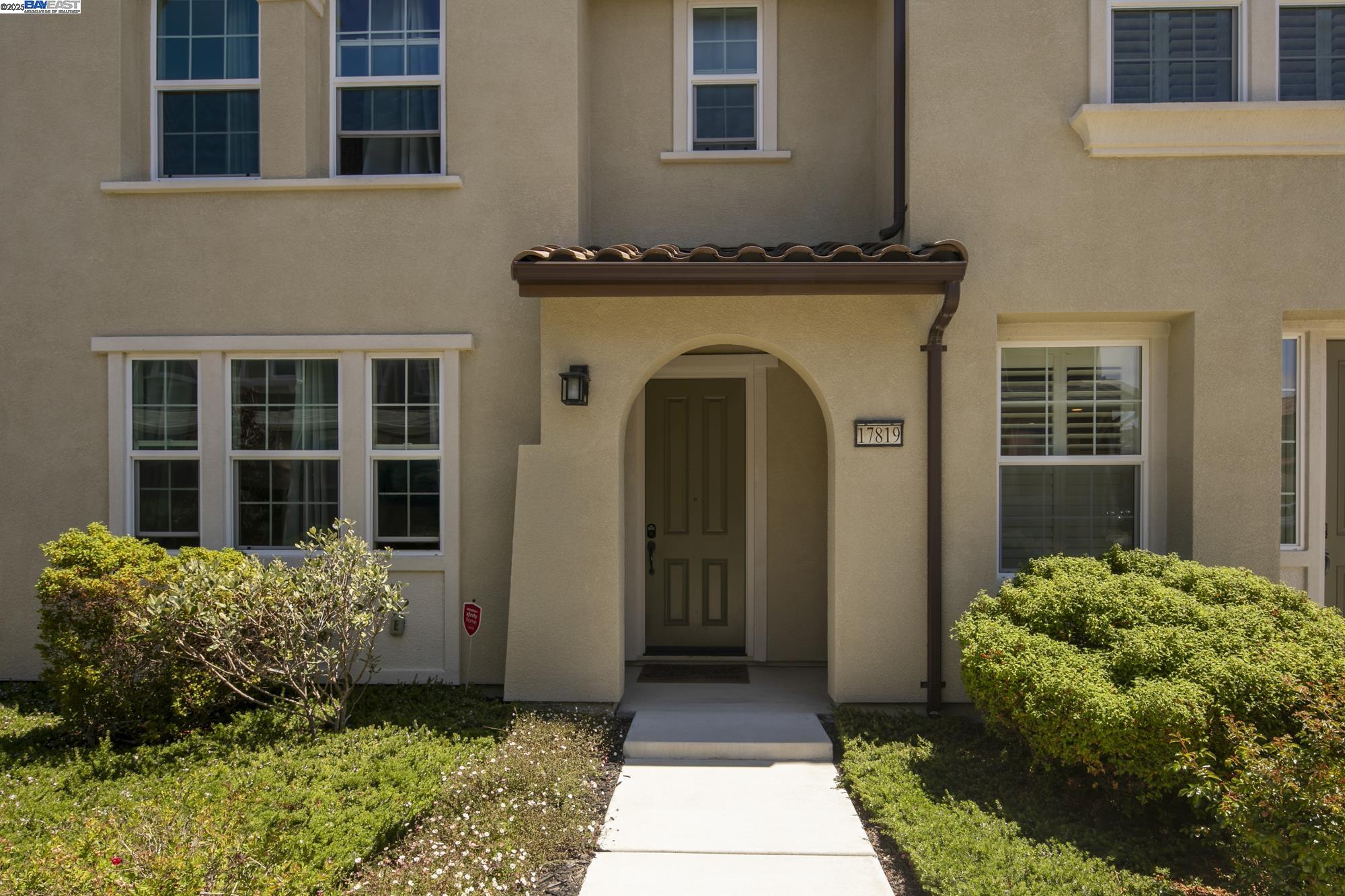 Detail Gallery Image 4 of 22 For 17819 Banks Street, –,  CA 93933 - 3 Beds | 2/1 Baths