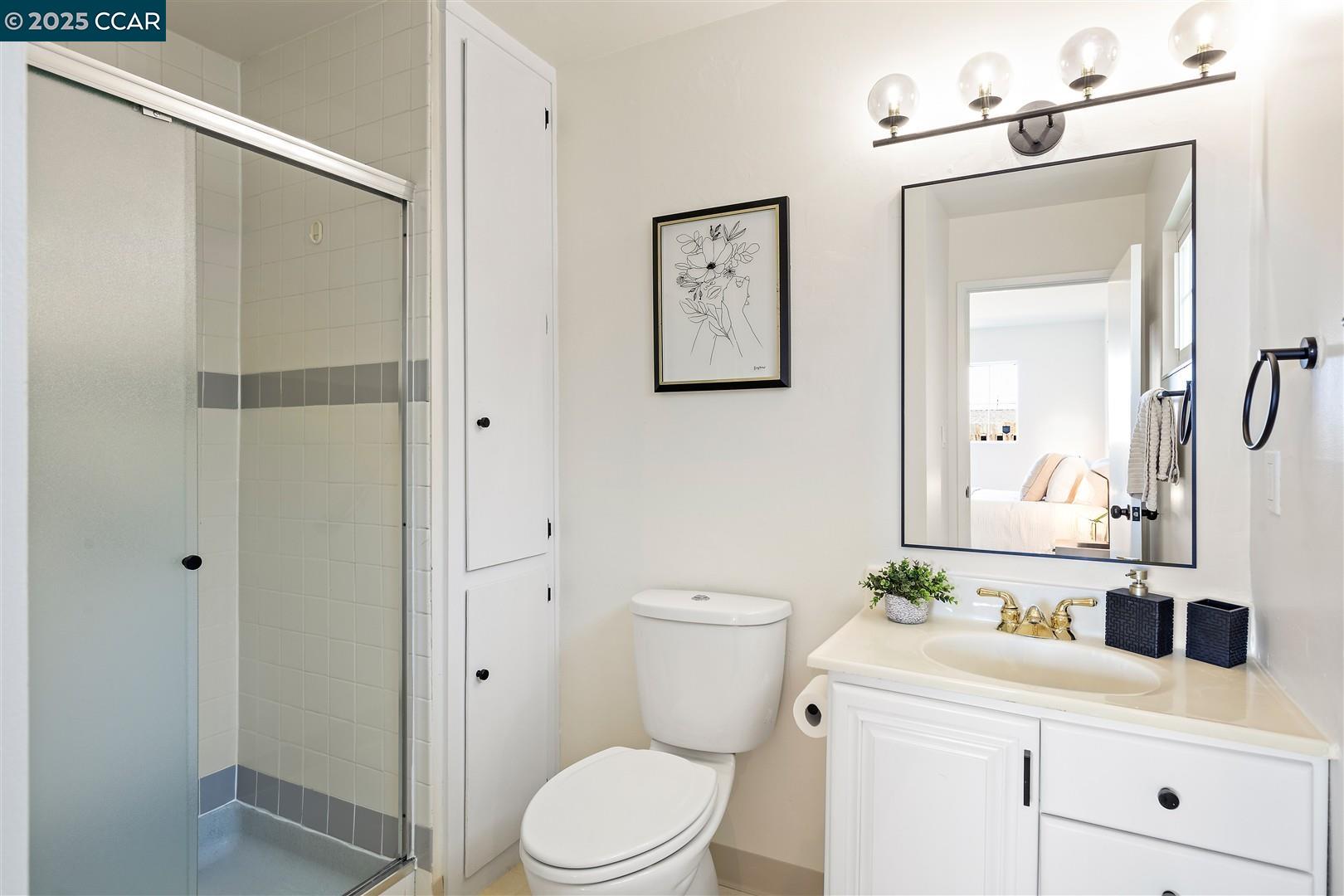 Detail Gallery Image 15 of 60 For 2283 Greenwich Rd, San Pablo,  CA 94806 - 4 Beds | 3 Baths