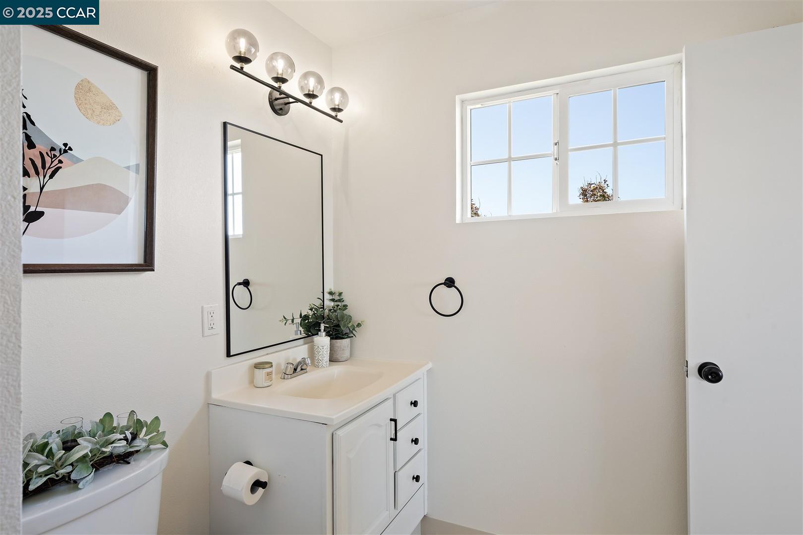 Detail Gallery Image 28 of 60 For 2283 Greenwich Rd, San Pablo,  CA 94806 - 4 Beds | 3 Baths