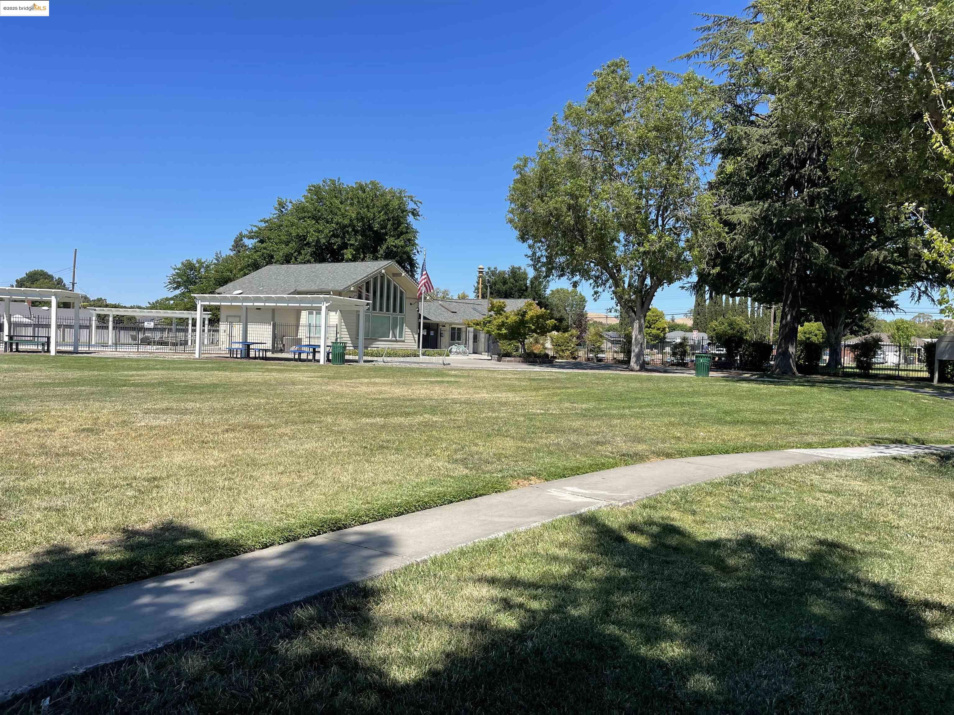 Detail Gallery Image 25 of 32 For 3206 Fitzpatrick Dr, Concord,  CA 94519 - 4 Beds | 2 Baths