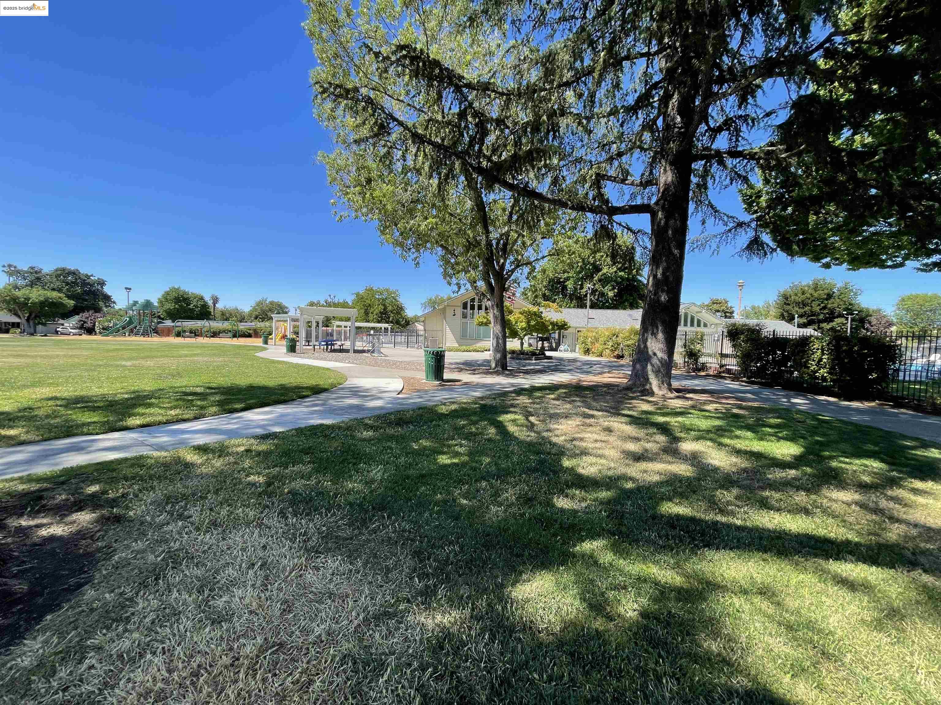 Detail Gallery Image 27 of 32 For 3206 Fitzpatrick Dr, Concord,  CA 94519 - 4 Beds | 2 Baths