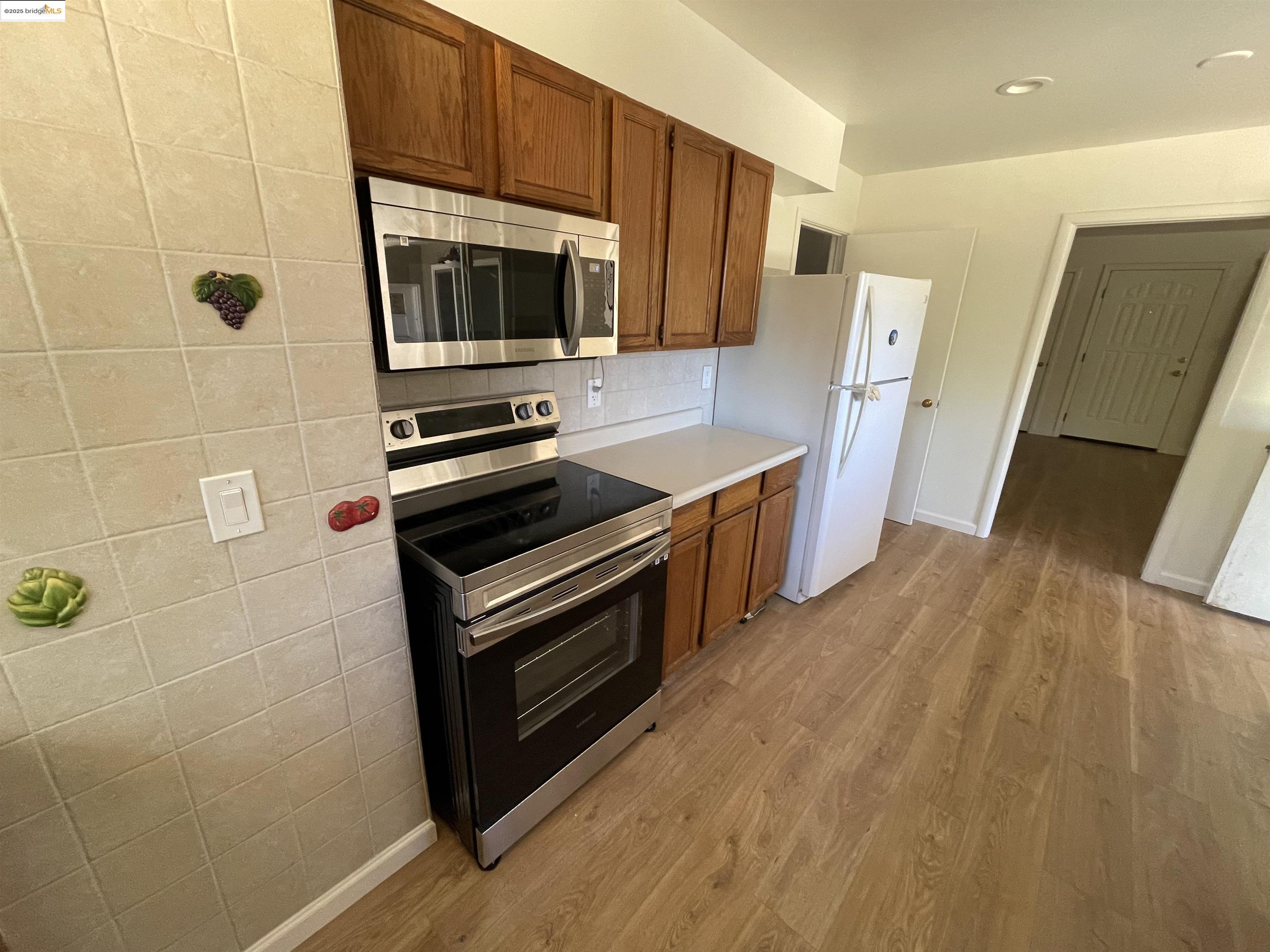 Detail Gallery Image 4 of 32 For 3206 Fitzpatrick Dr, Concord,  CA 94519 - 4 Beds | 2 Baths