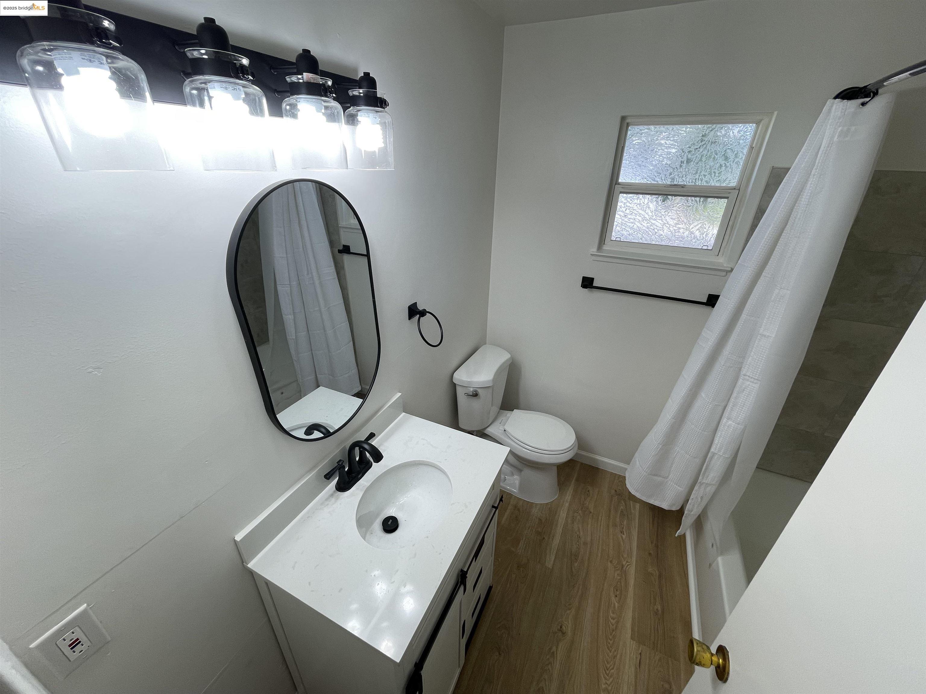 Detail Gallery Image 6 of 32 For 3206 Fitzpatrick Dr, Concord,  CA 94519 - 4 Beds | 2 Baths