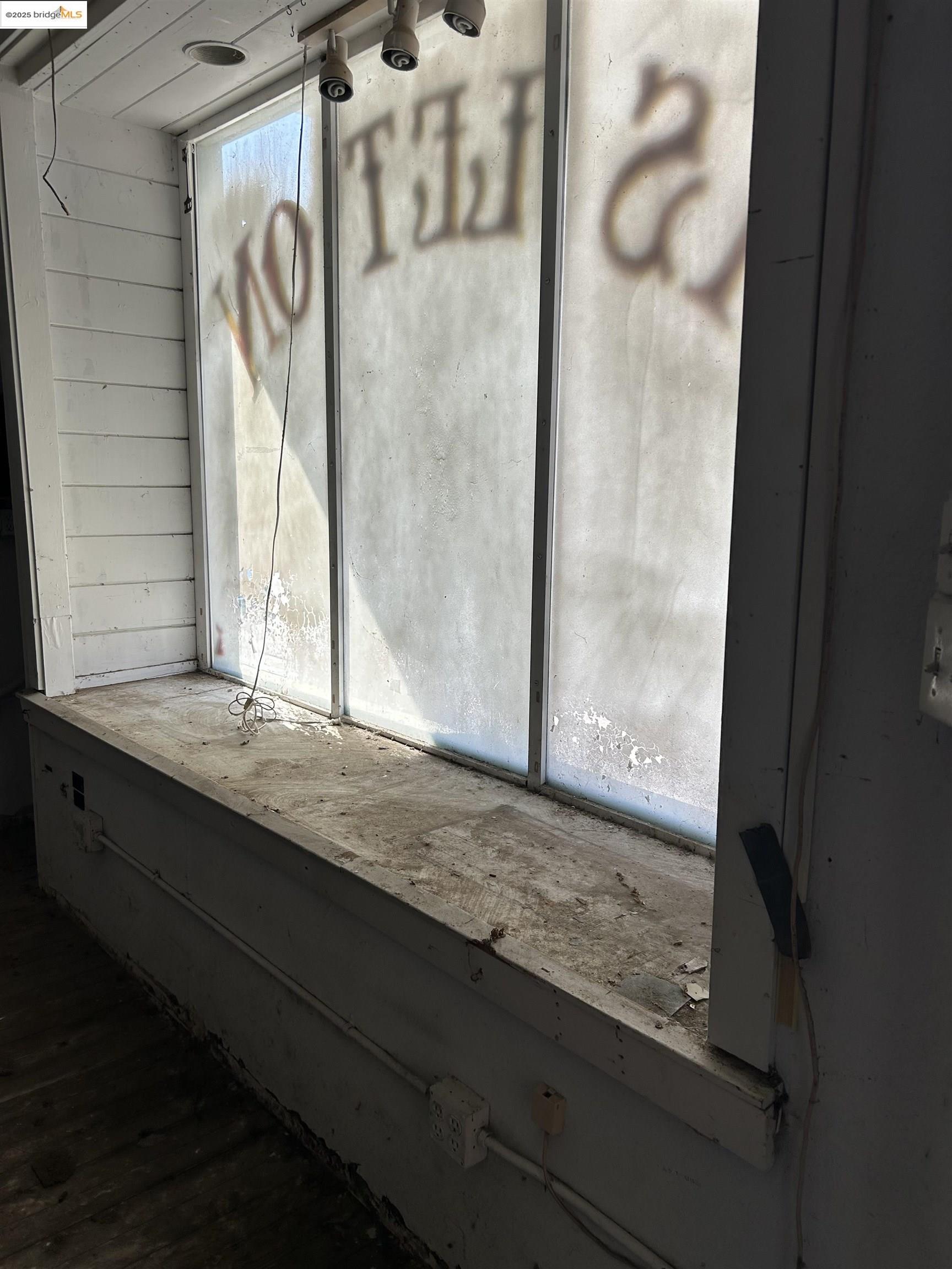 Detail Gallery Image 10 of 29 For 39 Main St, Isleton,  CA 95641 - 5 Beds | 2 Baths