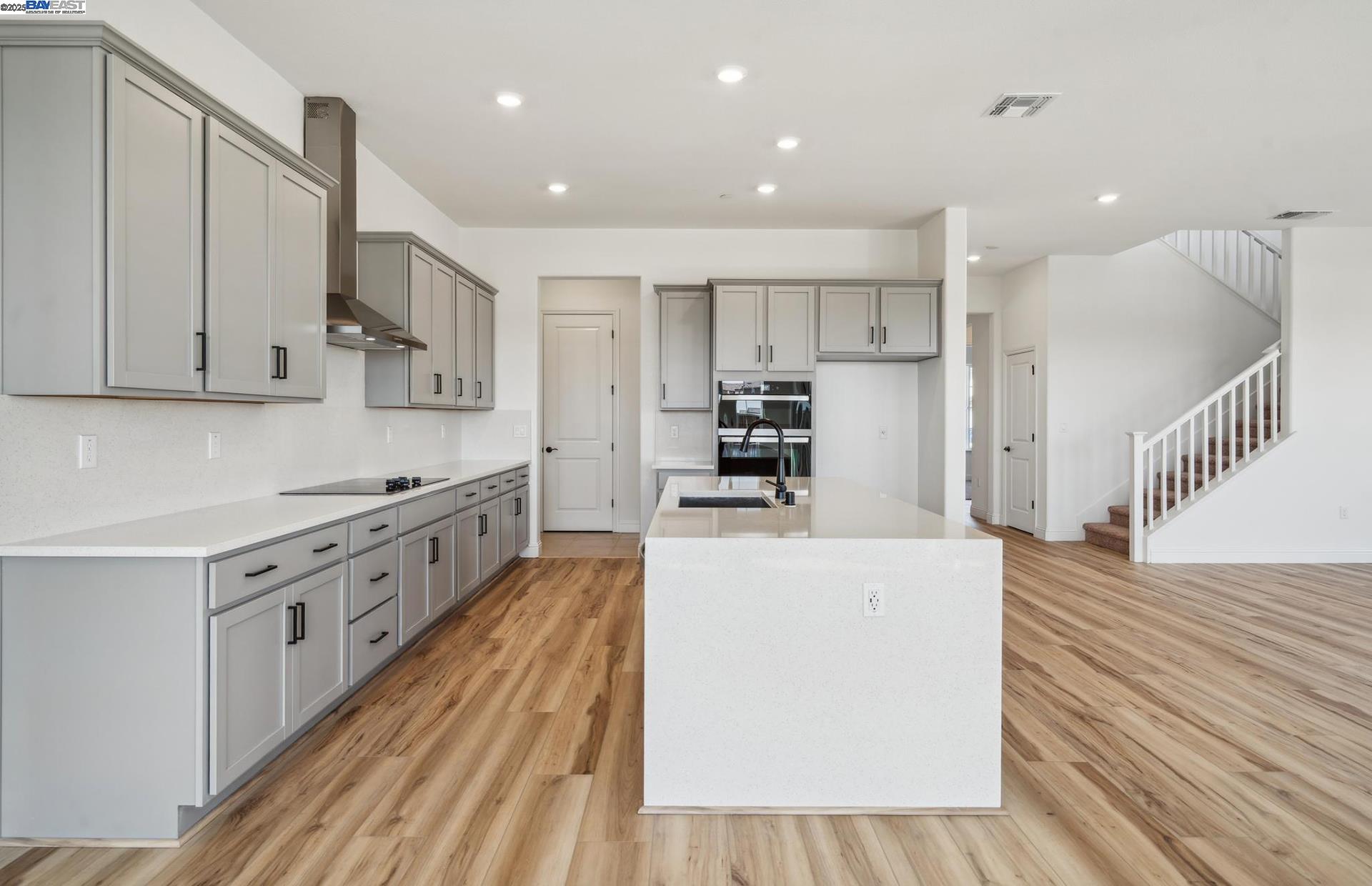 Detail Gallery Image 8 of 39 For Starburst Street, Manteca,  CA 95337 - 5 Beds | 4 Baths