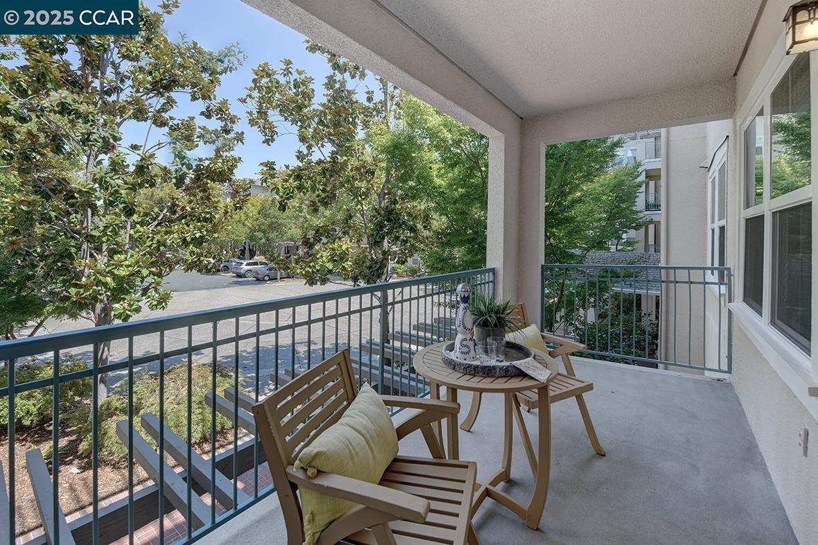 Detail Gallery Image 11 of 51 For 1840 Tice Creek Dr #2223,  Walnut Creek,  CA 94595 - 2 Beds | 2 Baths