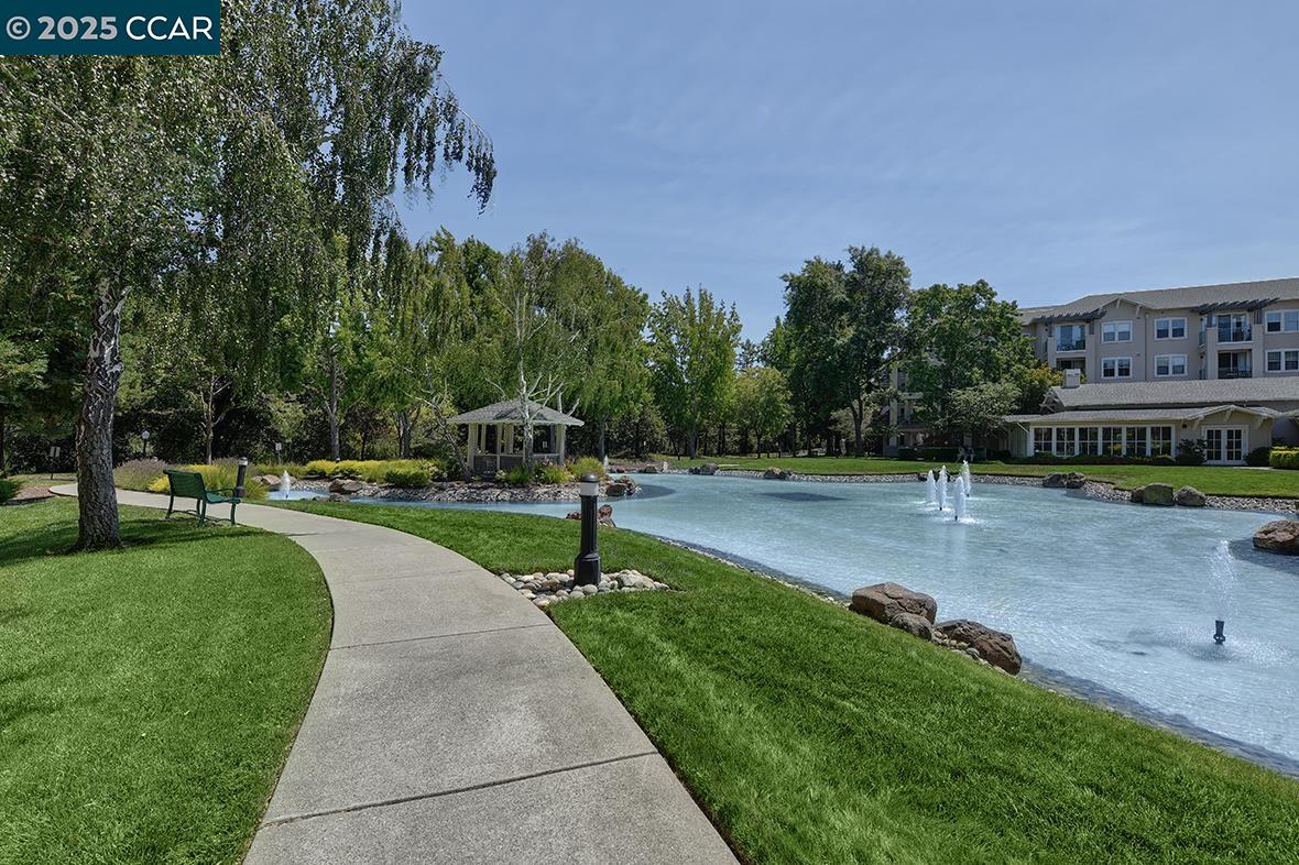 Detail Gallery Image 37 of 51 For 1840 Tice Creek Dr #2223,  Walnut Creek,  CA 94595 - 2 Beds | 2 Baths