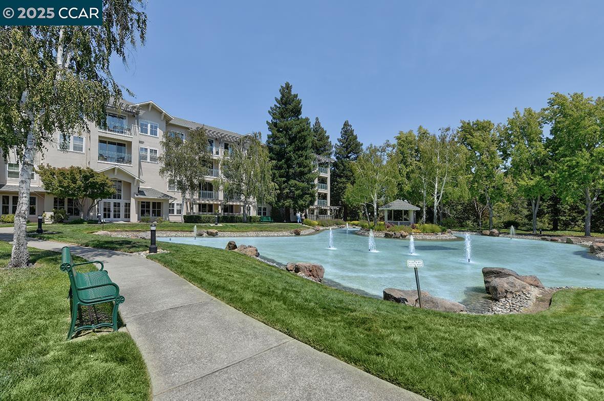 Detail Gallery Image 38 of 51 For 1840 Tice Creek Dr #2223,  Walnut Creek,  CA 94595 - 2 Beds | 2 Baths