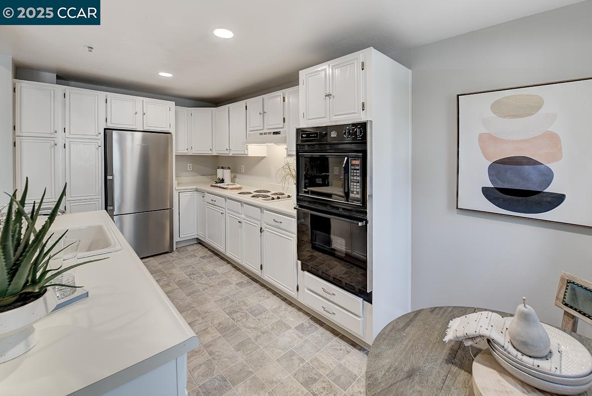Detail Gallery Image 6 of 51 For 1840 Tice Creek Dr #2223,  Walnut Creek,  CA 94595 - 2 Beds | 2 Baths