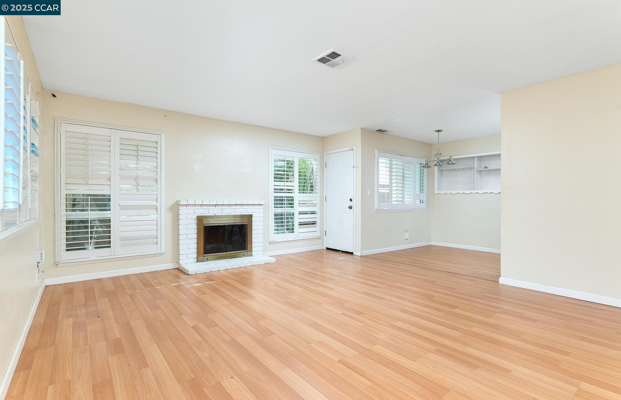 Detail Gallery Image 7 of 22 For 4119 Churchill Dr, Concord,  CA 94521 - 3 Beds | 2 Baths