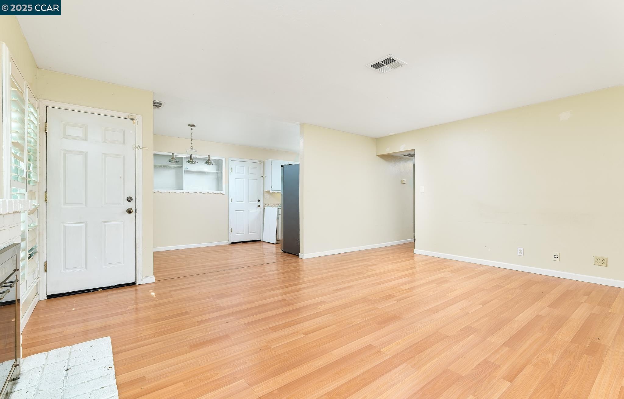 Detail Gallery Image 8 of 22 For 4119 Churchill Dr, Concord,  CA 94521 - 3 Beds | 2 Baths