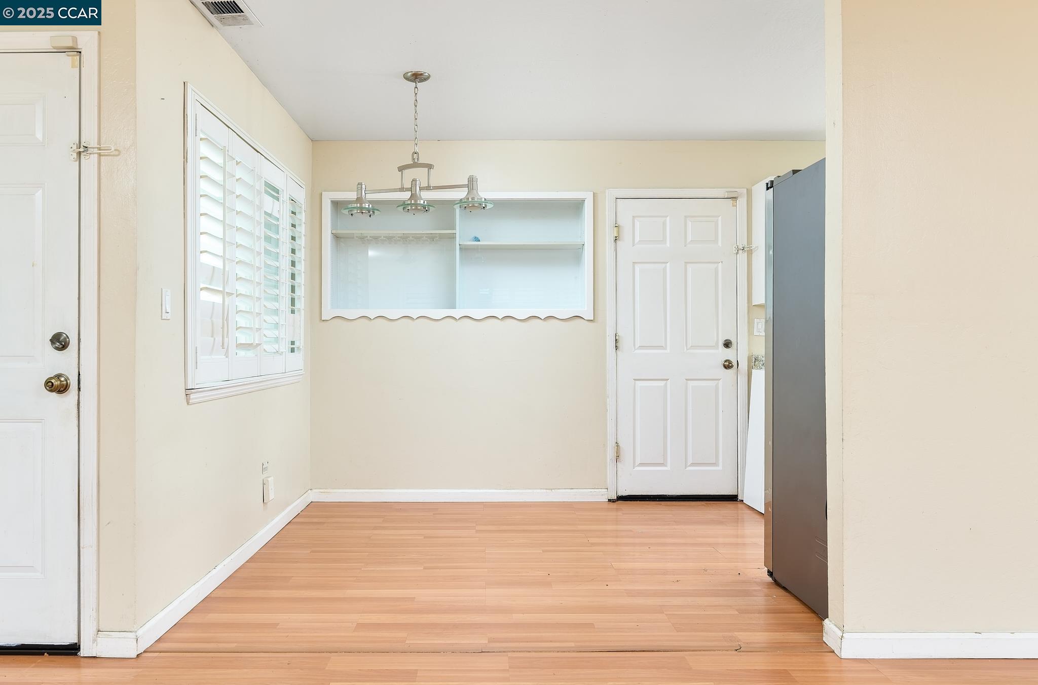 Detail Gallery Image 10 of 22 For 4119 Churchill Dr, Concord,  CA 94521 - 3 Beds | 2 Baths