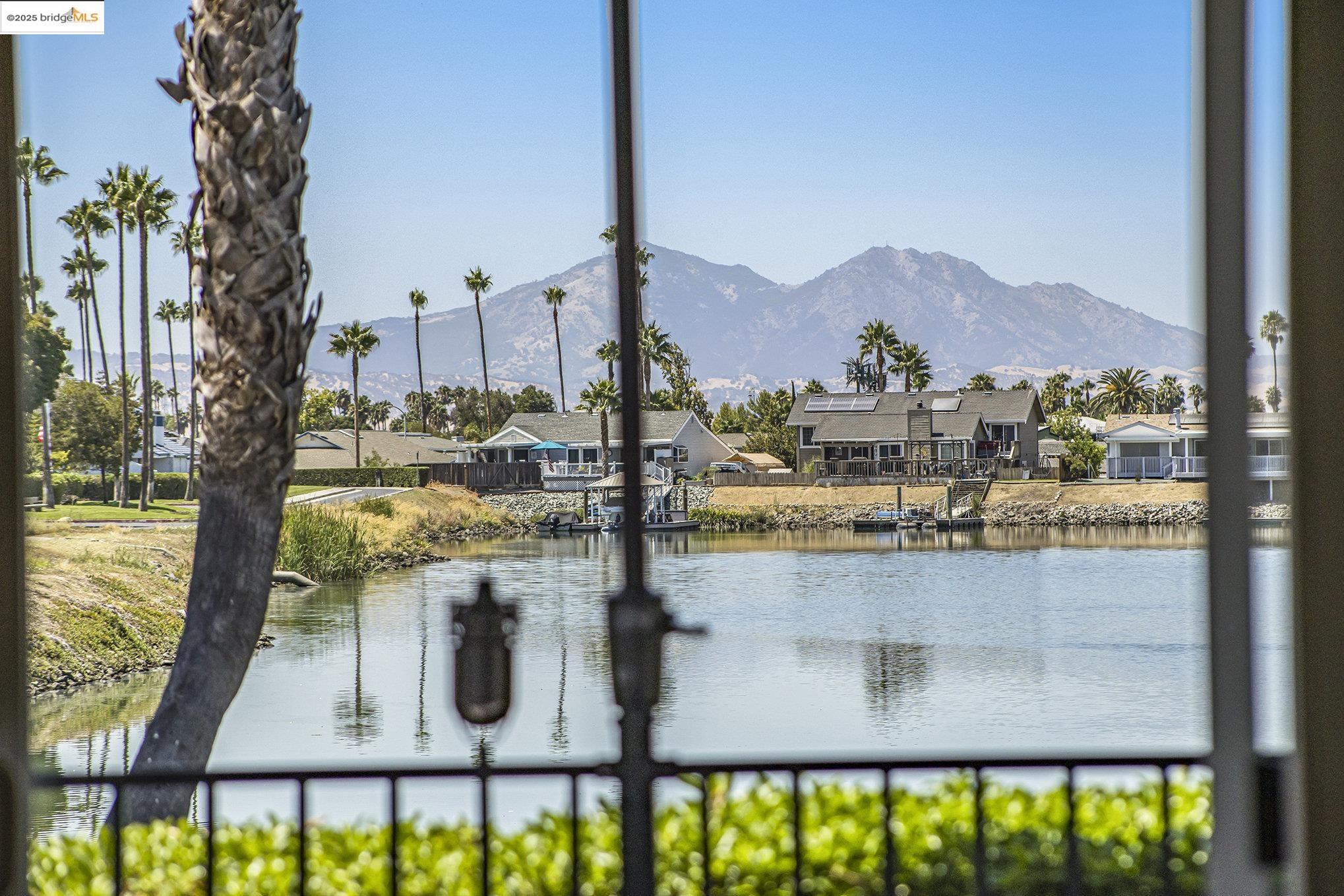 Detail Gallery Image 4 of 41 For 1550 Trawler St, Discovery Bay,  CA 94505 - 2 Beds | 2 Baths