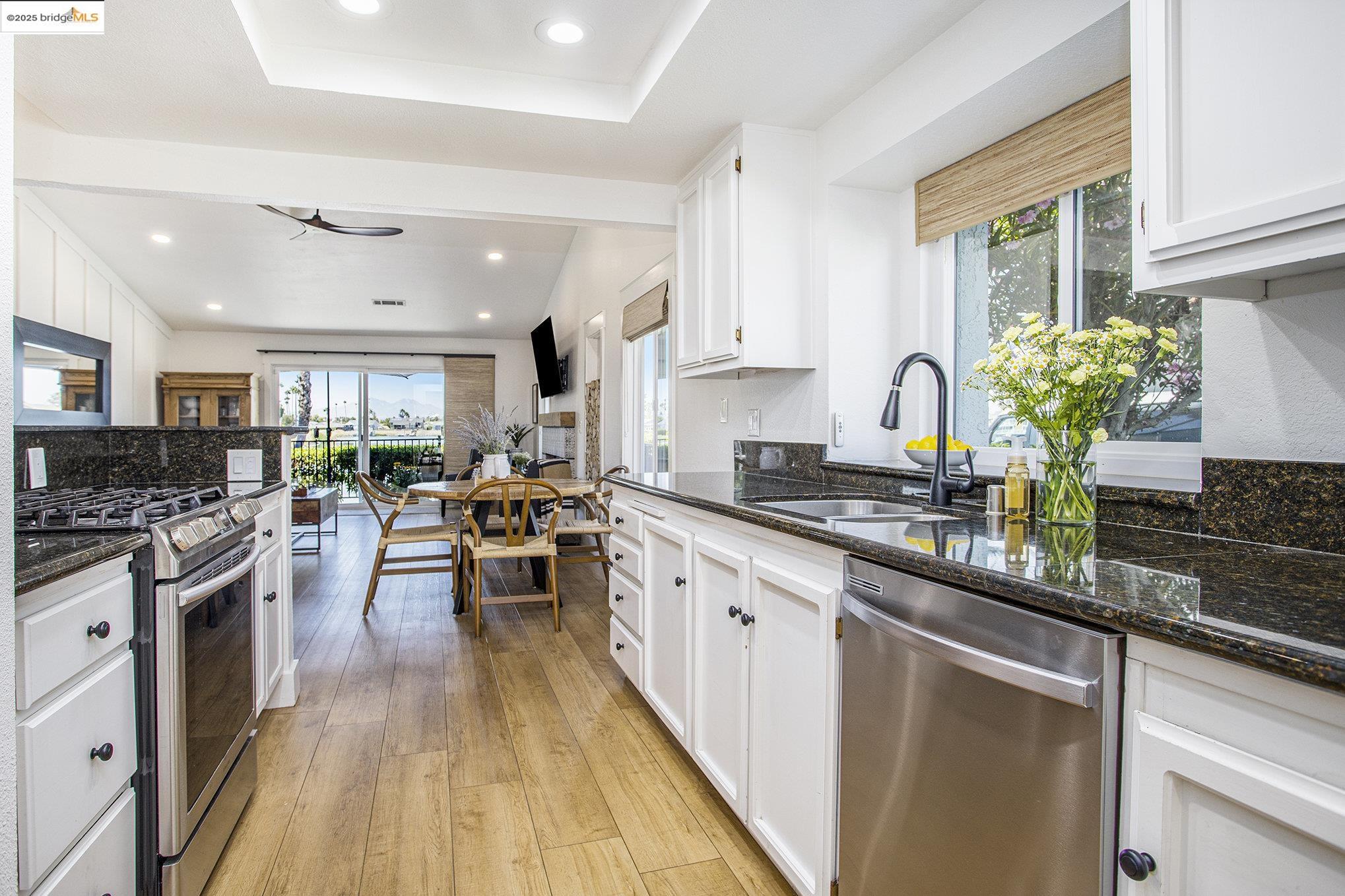Detail Gallery Image 8 of 41 For 1550 Trawler St, Discovery Bay,  CA 94505 - 2 Beds | 2 Baths