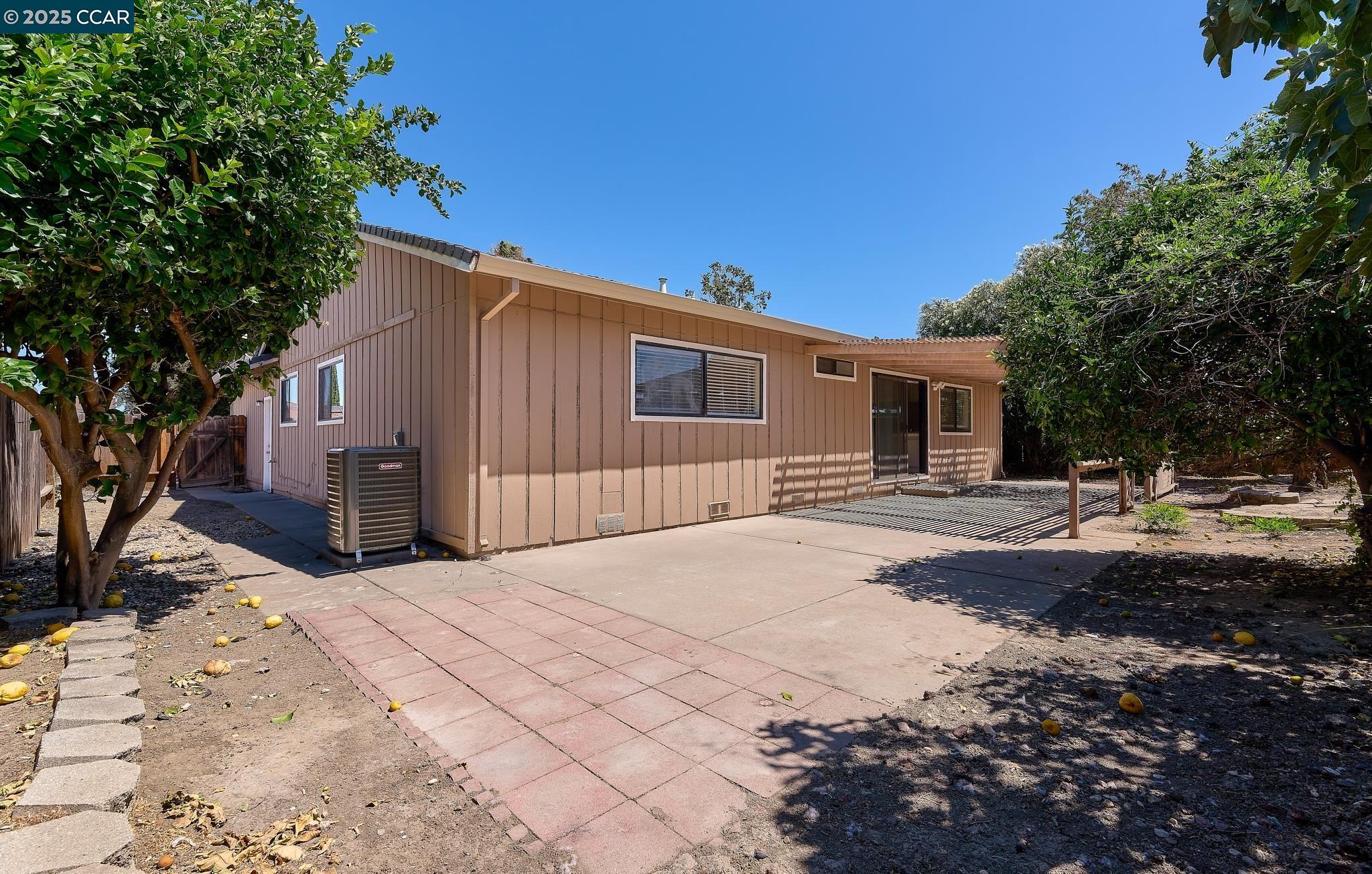 Detail Gallery Image 20 of 23 For 2102 Mendocino Dr, Bay Point,  CA 94565 - 4 Beds | 2 Baths